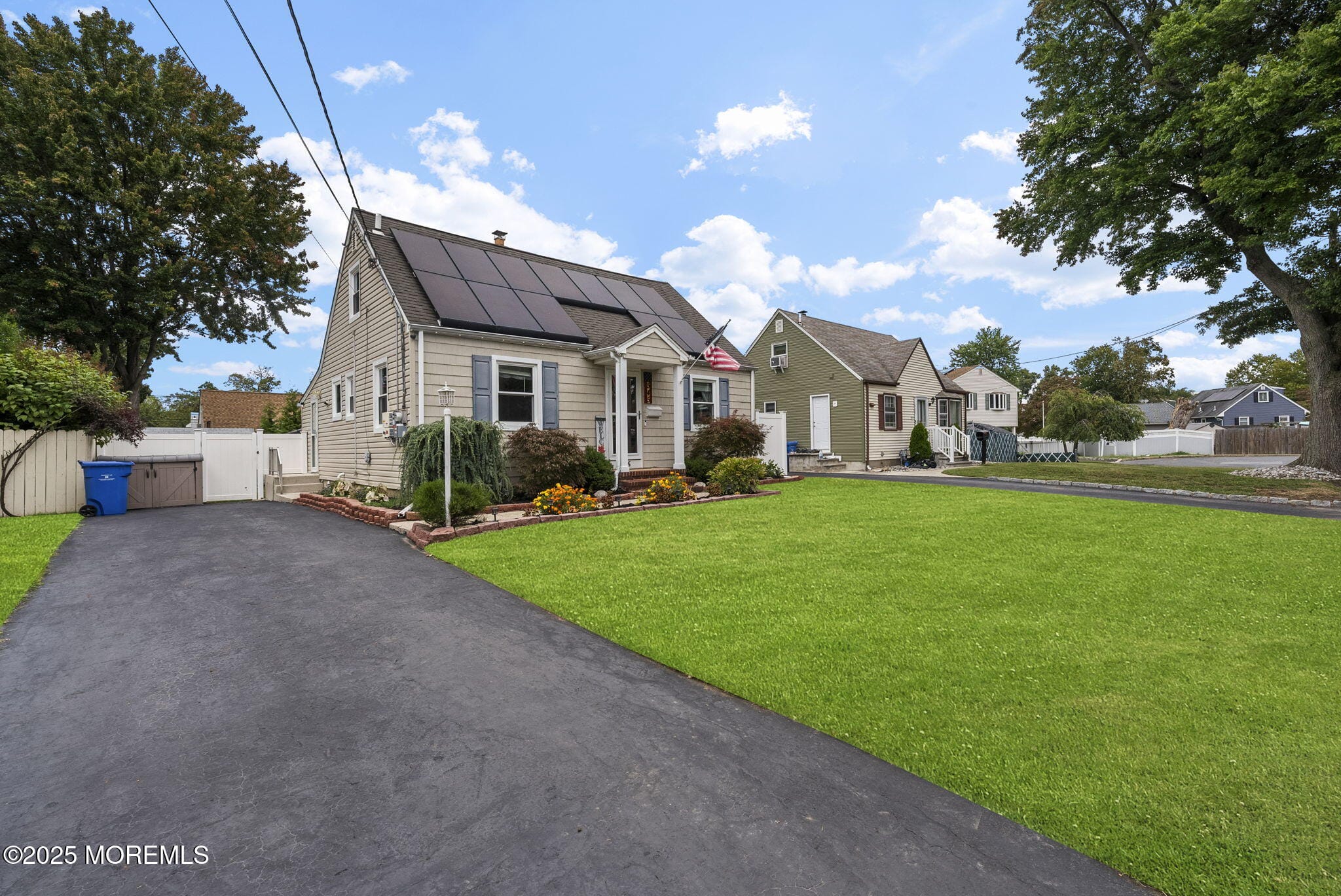 545 Howard Avenue Image 3