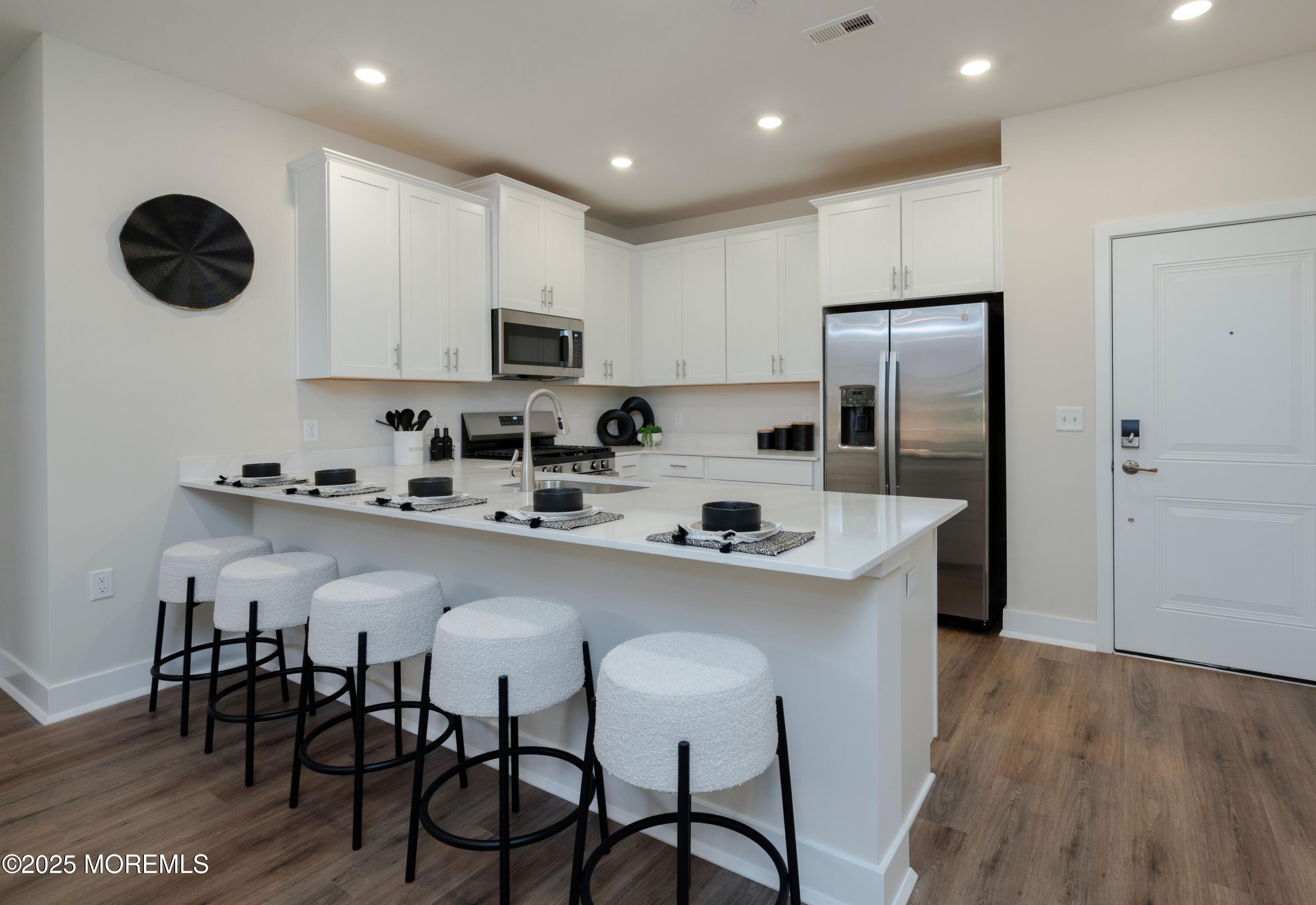 28211 Radford Court Image 3