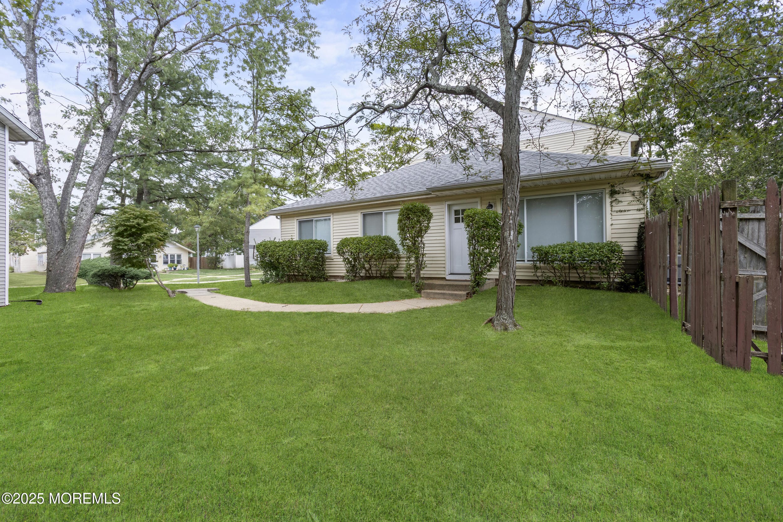 180 Tudor Court Image 3