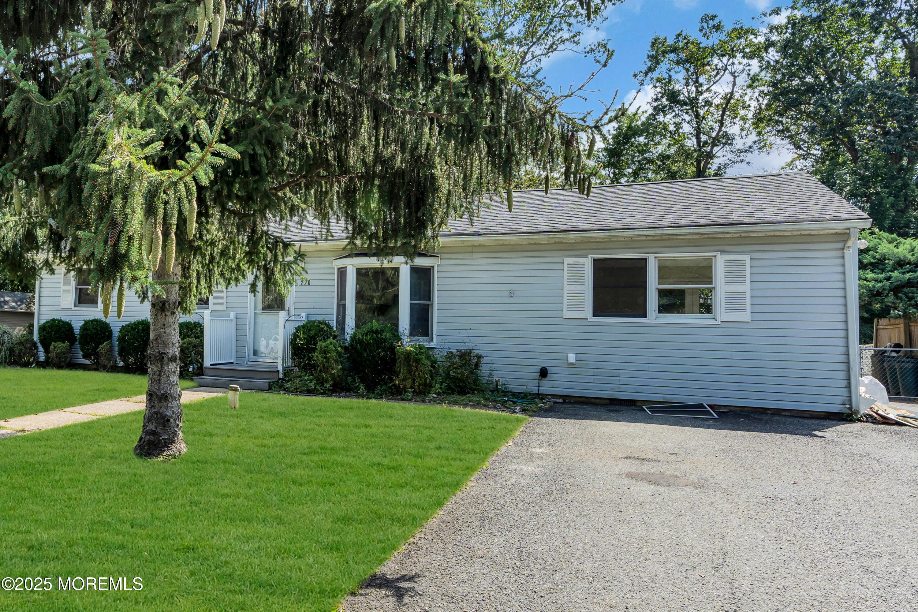220 Sunset Lane Image 3