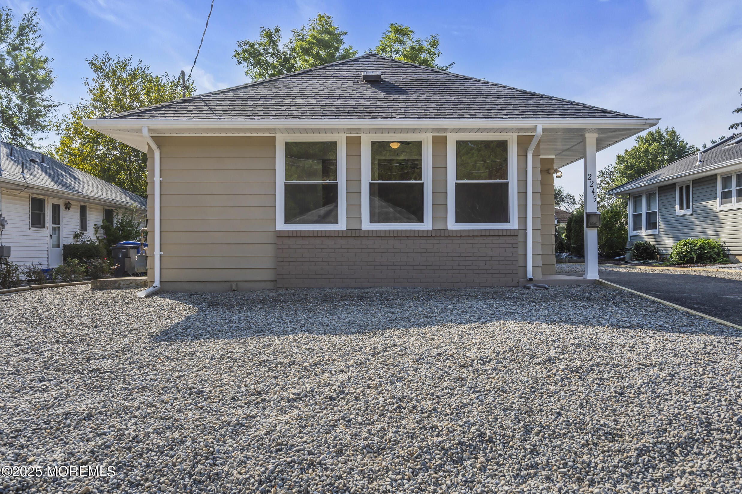2245 Mount Hood Lane Image 2