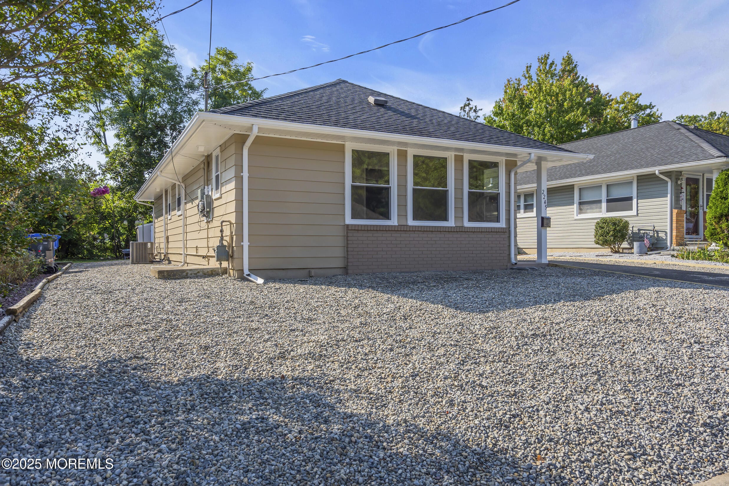 2245 Mount Hood Lane Image 3
