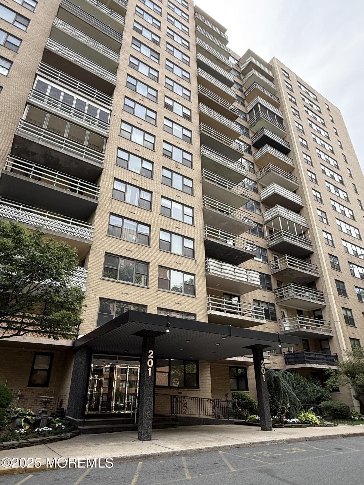 201 St Pauls Avenue, Jersey City, NJ, 07306