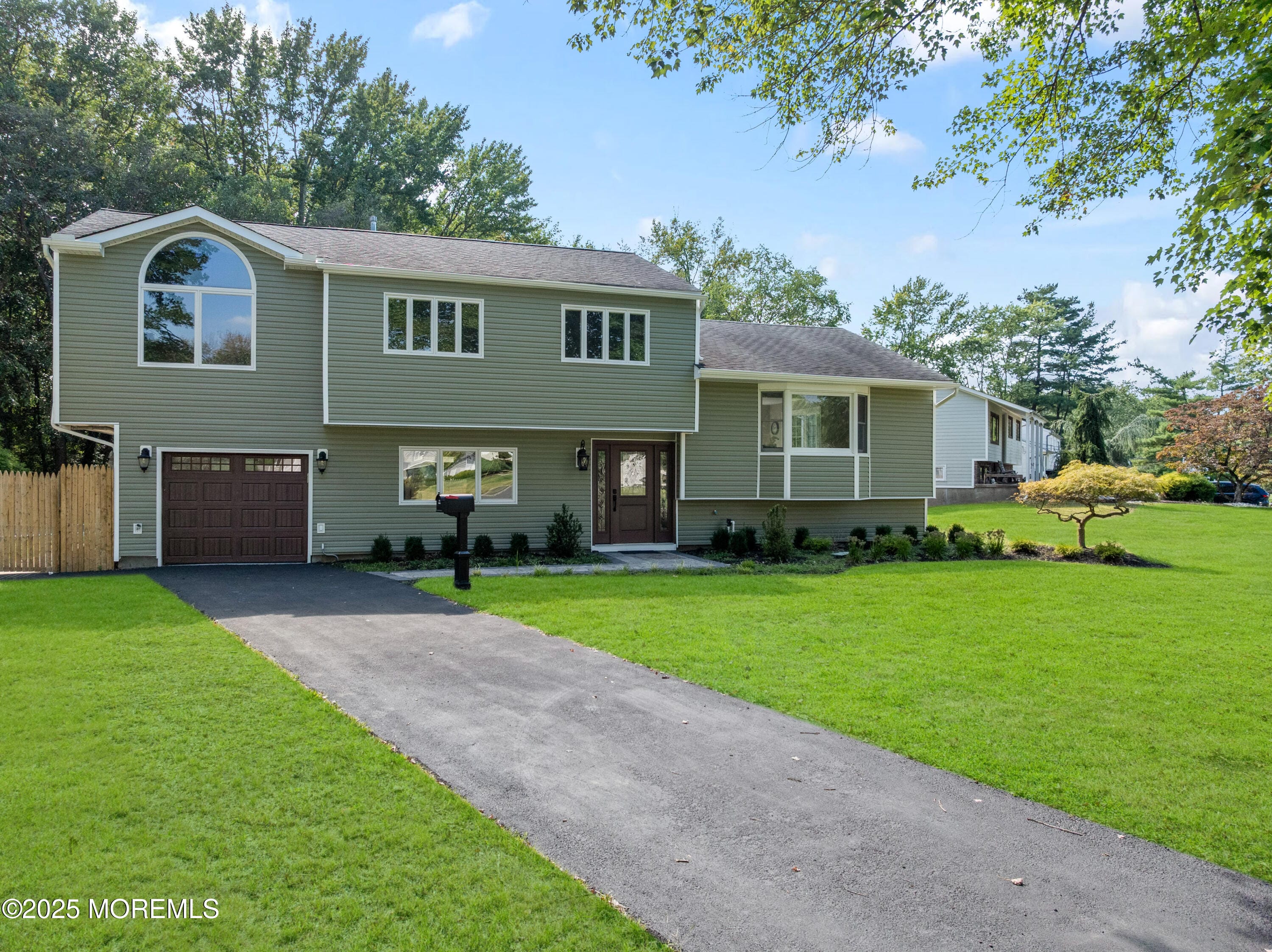 8 Chesapeake Road, Manalapan, NJ, 07726