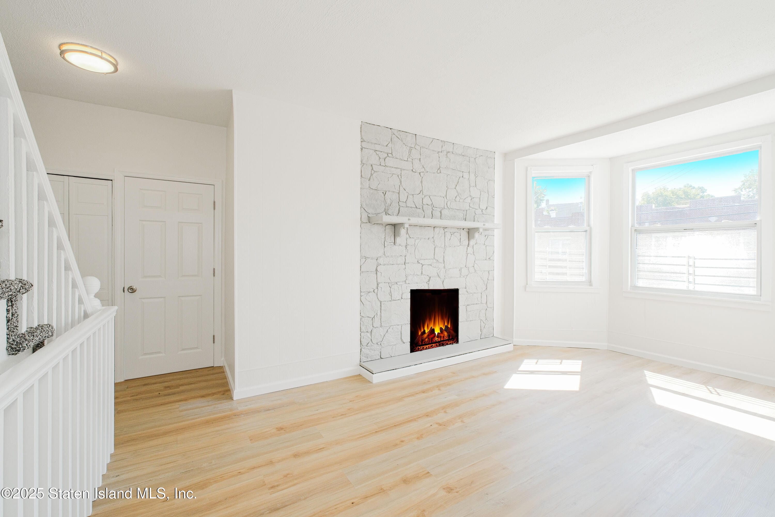 435 Castleton Avenue Image 5