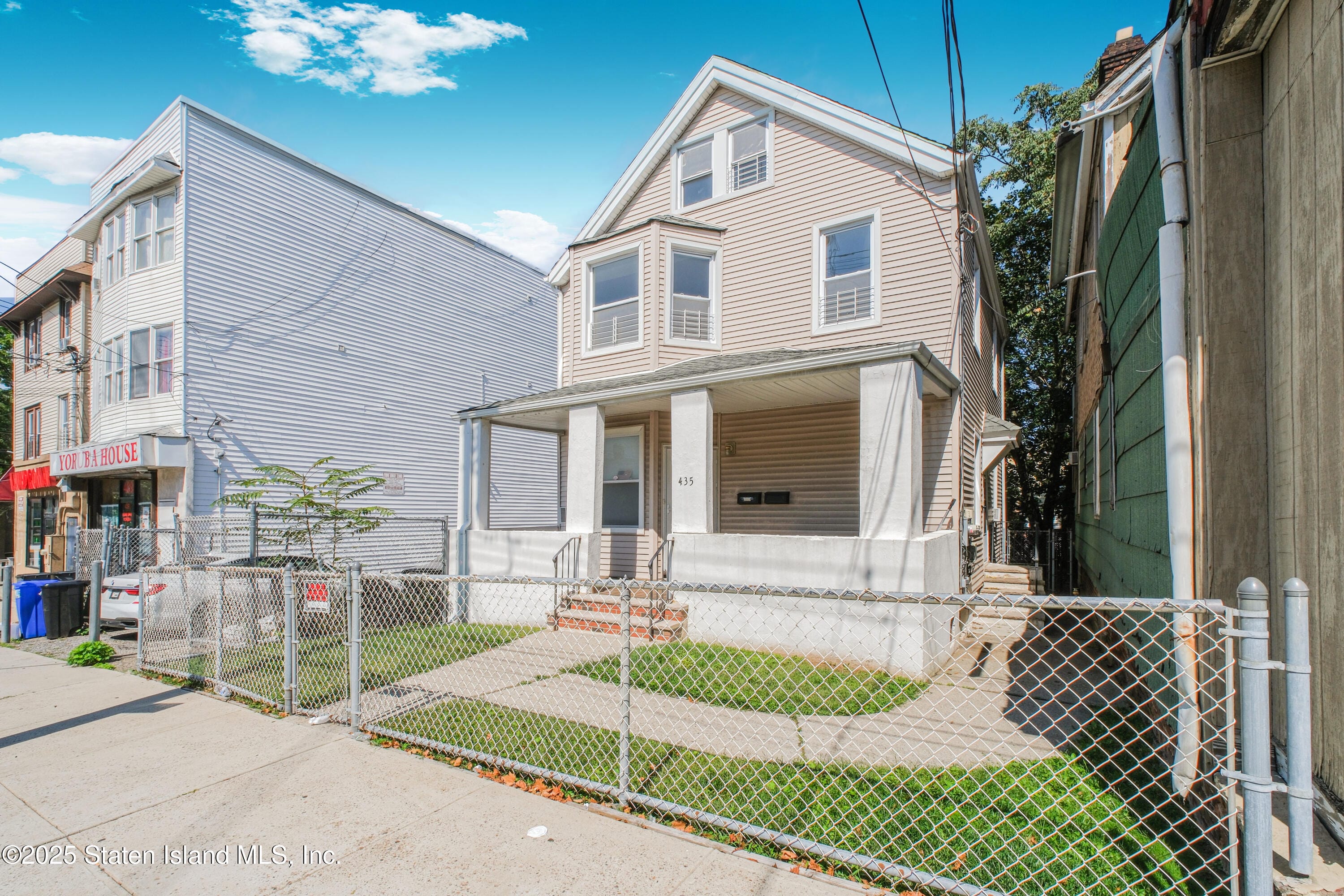 435 Castleton Avenue Image 2