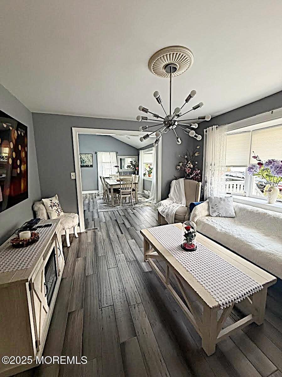 232 Saybrook Avenue Image 5