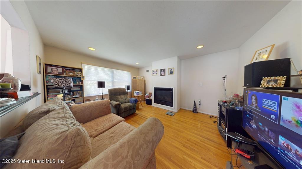 64 Greenway Drive, Staten Island, NY, 10301 image 7