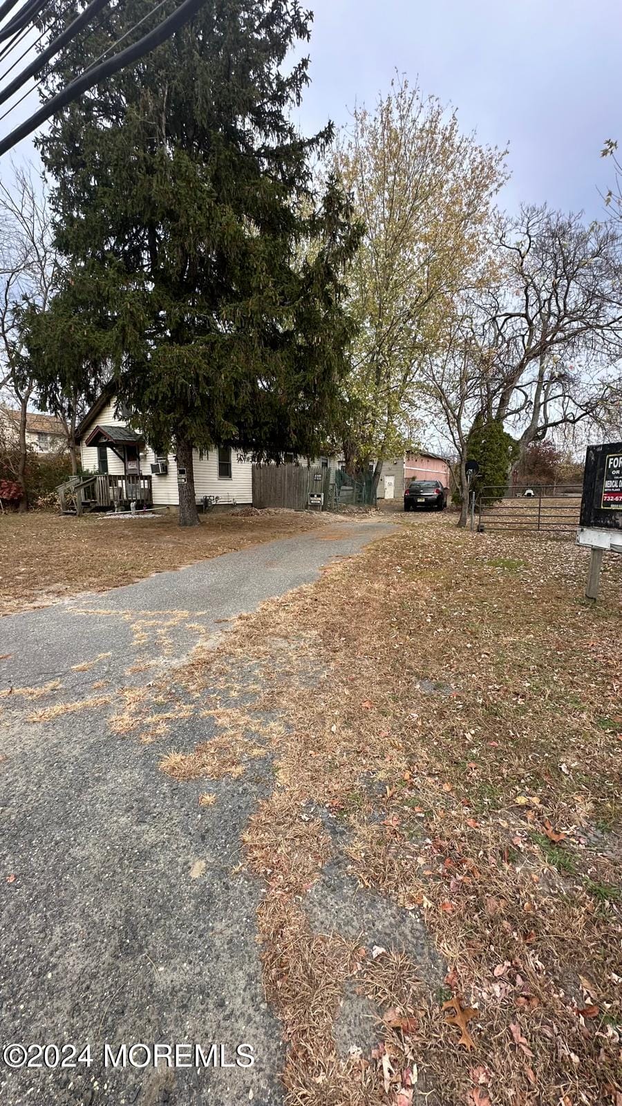 21 Cedar Swamp Road Image 2