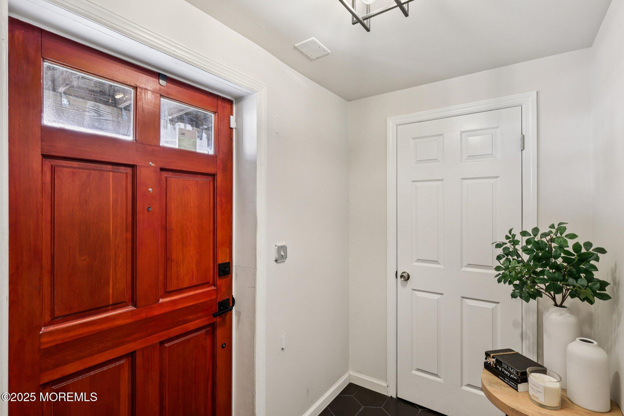 907 Florence Avenue Image 3