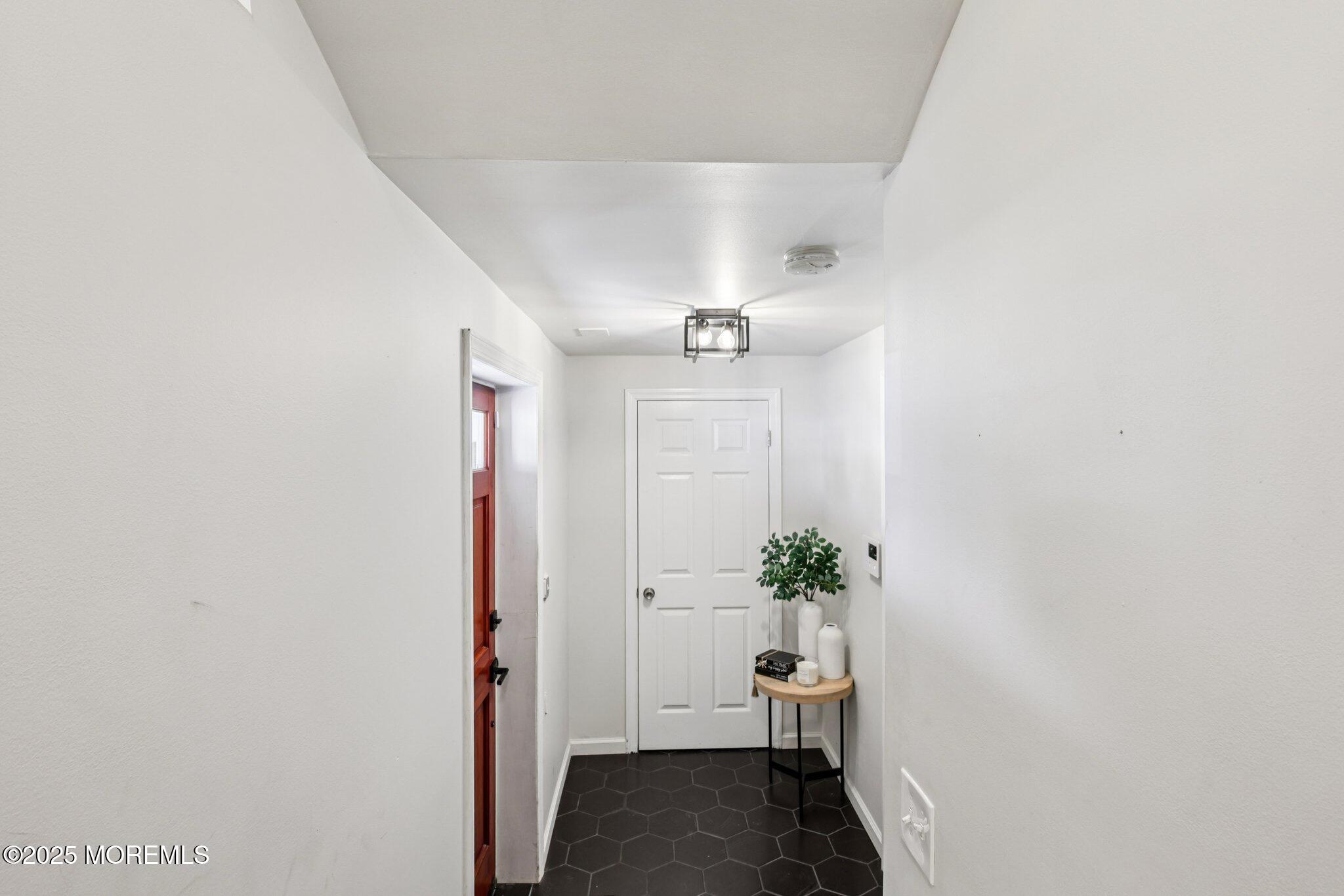 907 Florence Avenue Image 4