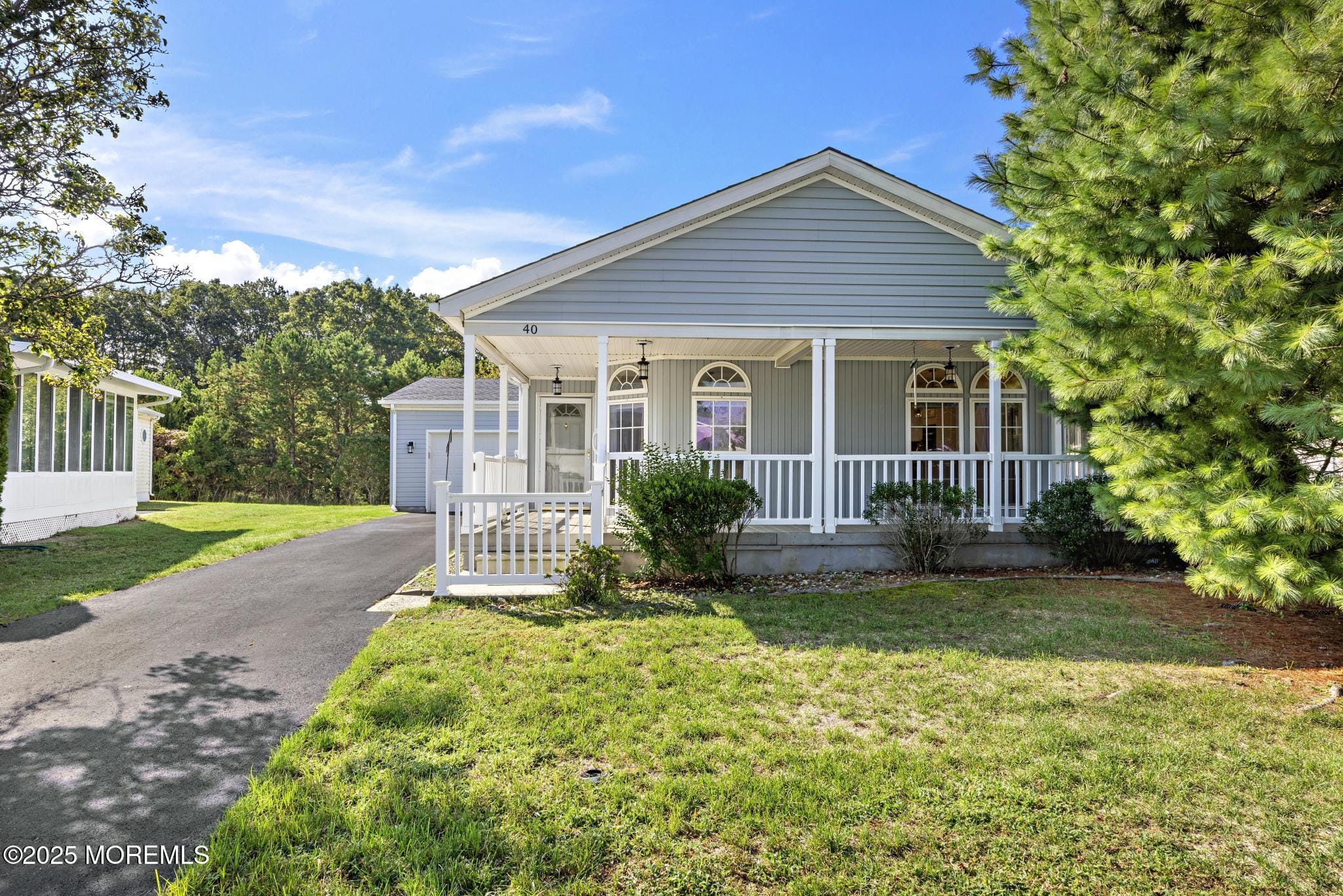 40 Pine Grove Avenue Image 2