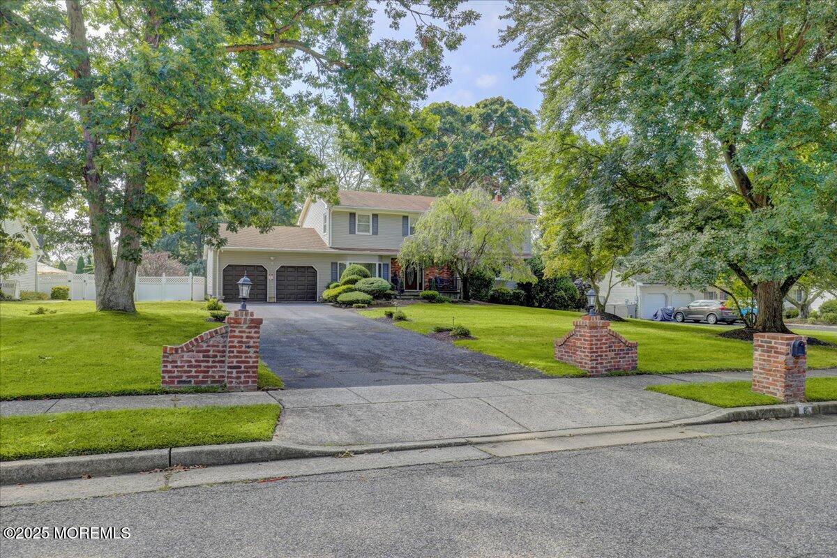 8 Kensington Drive, Manalapan, NJ, 07726