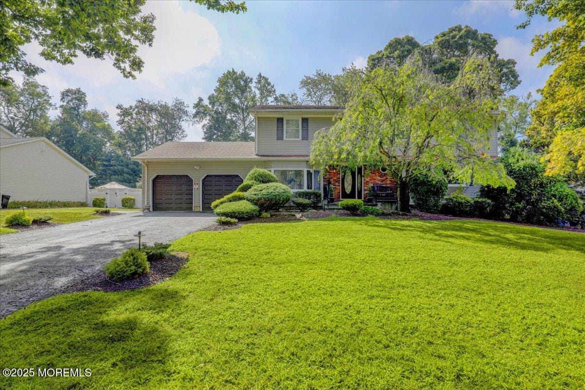 8 Kensington Drive Image 2