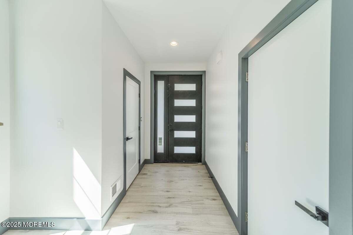 187 Grand Central Parkway Image 5