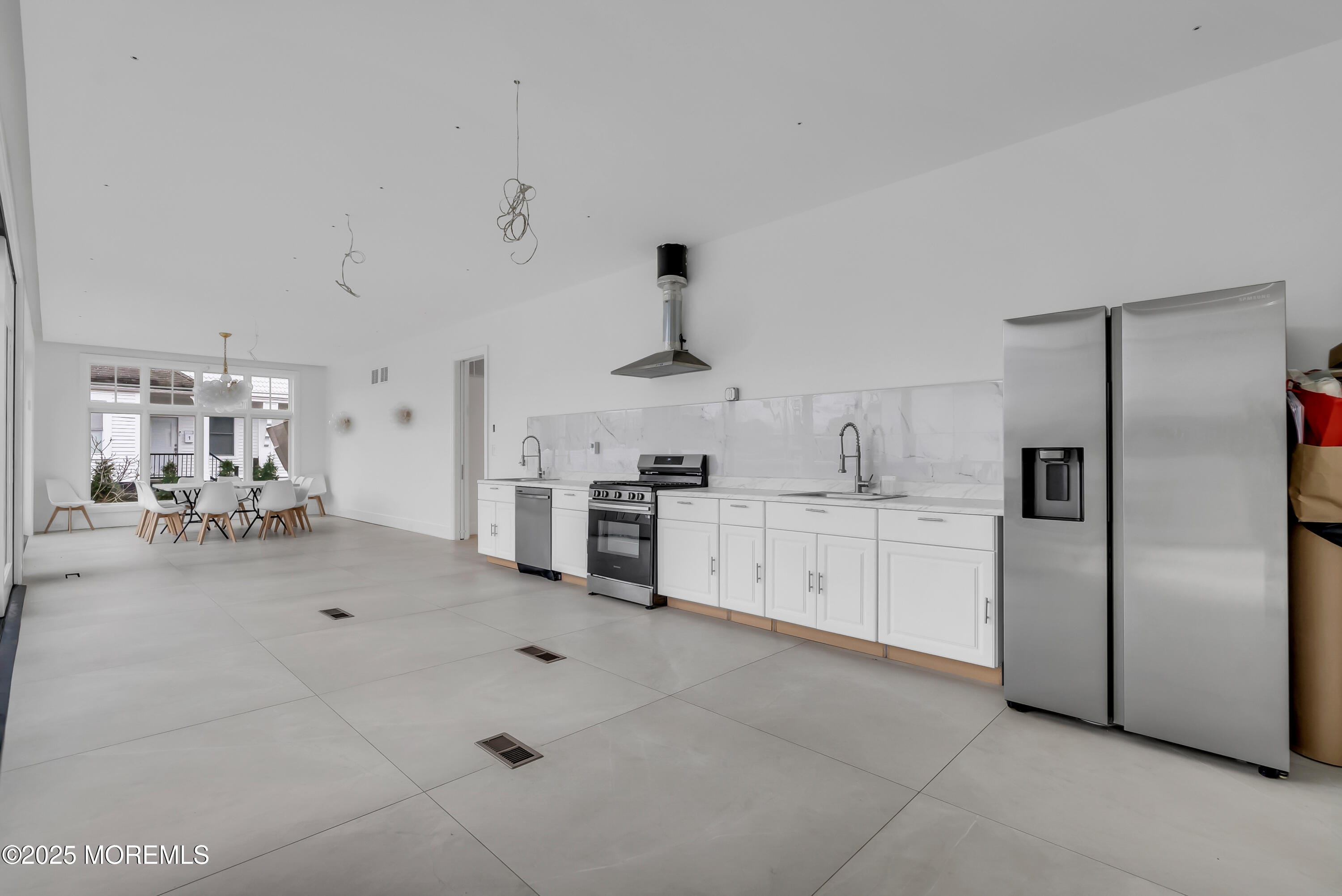 1039 Norwood Avenue Image 5