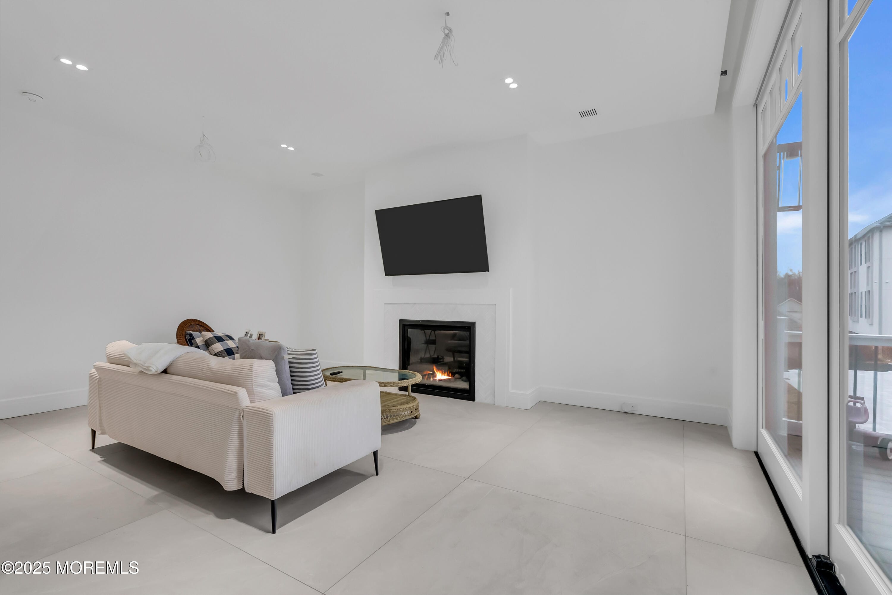 1039 Norwood Avenue Image 3