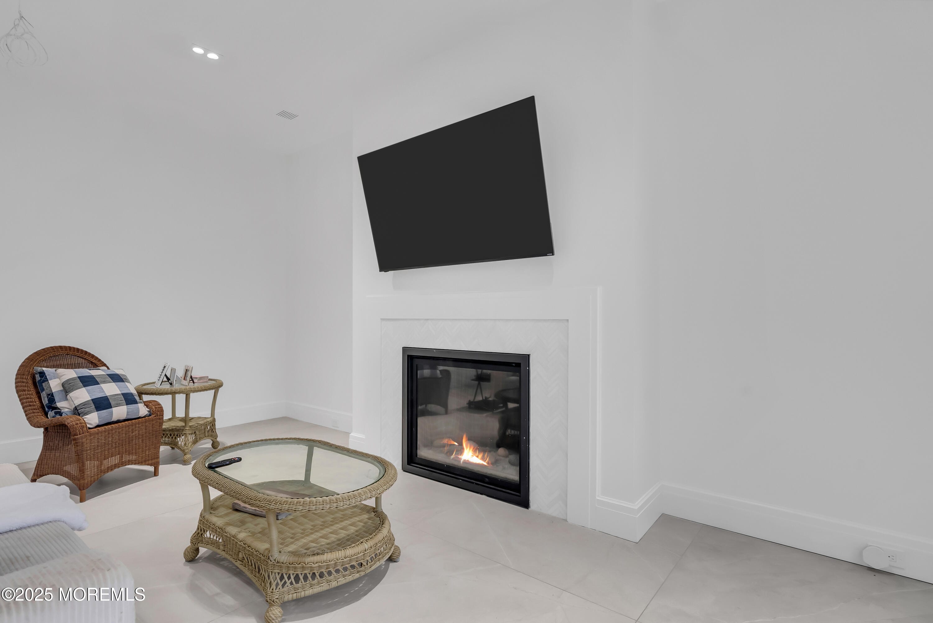 1039 Norwood Avenue Image 4