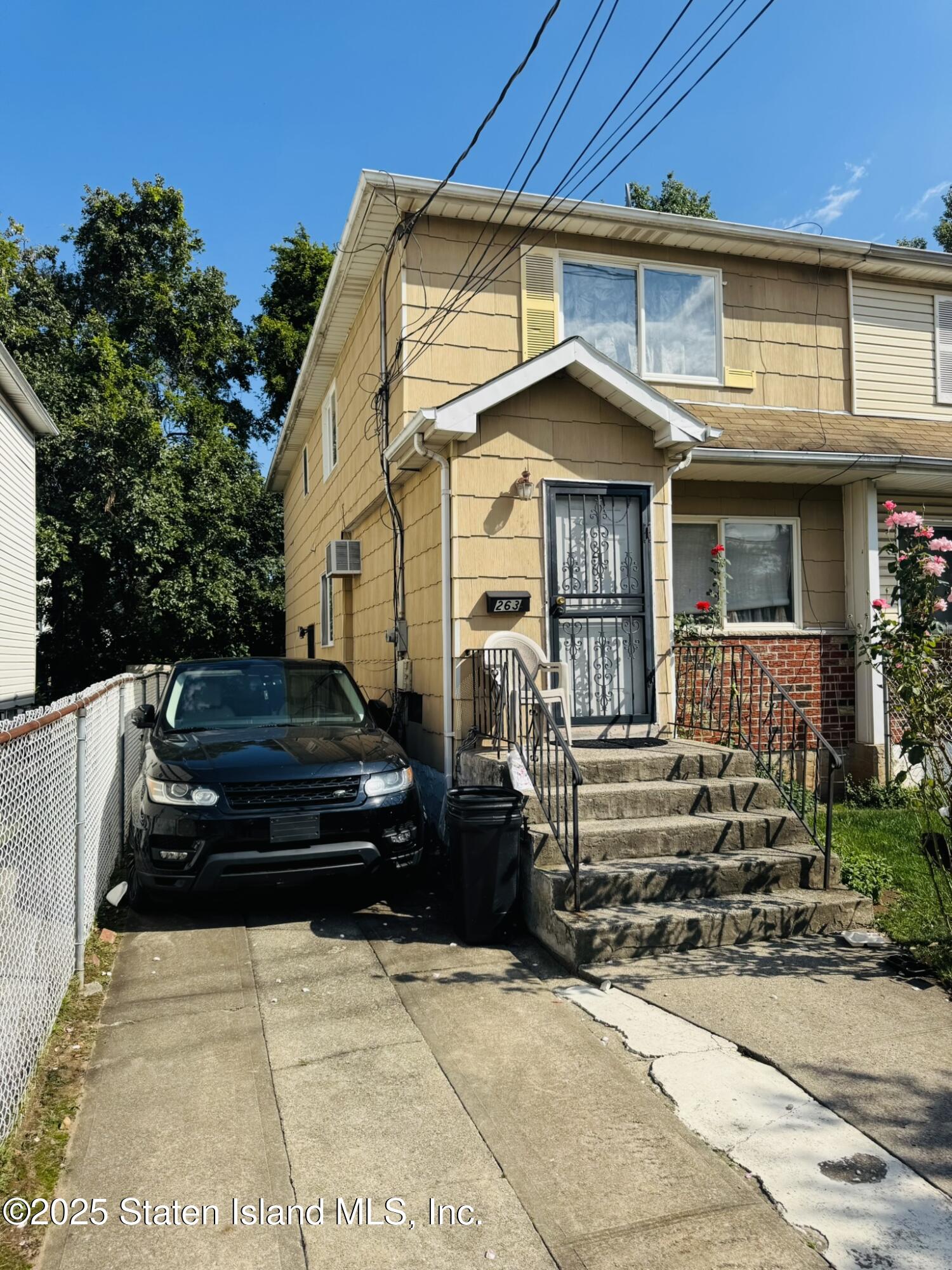 263 Lockman Avenue Image 2