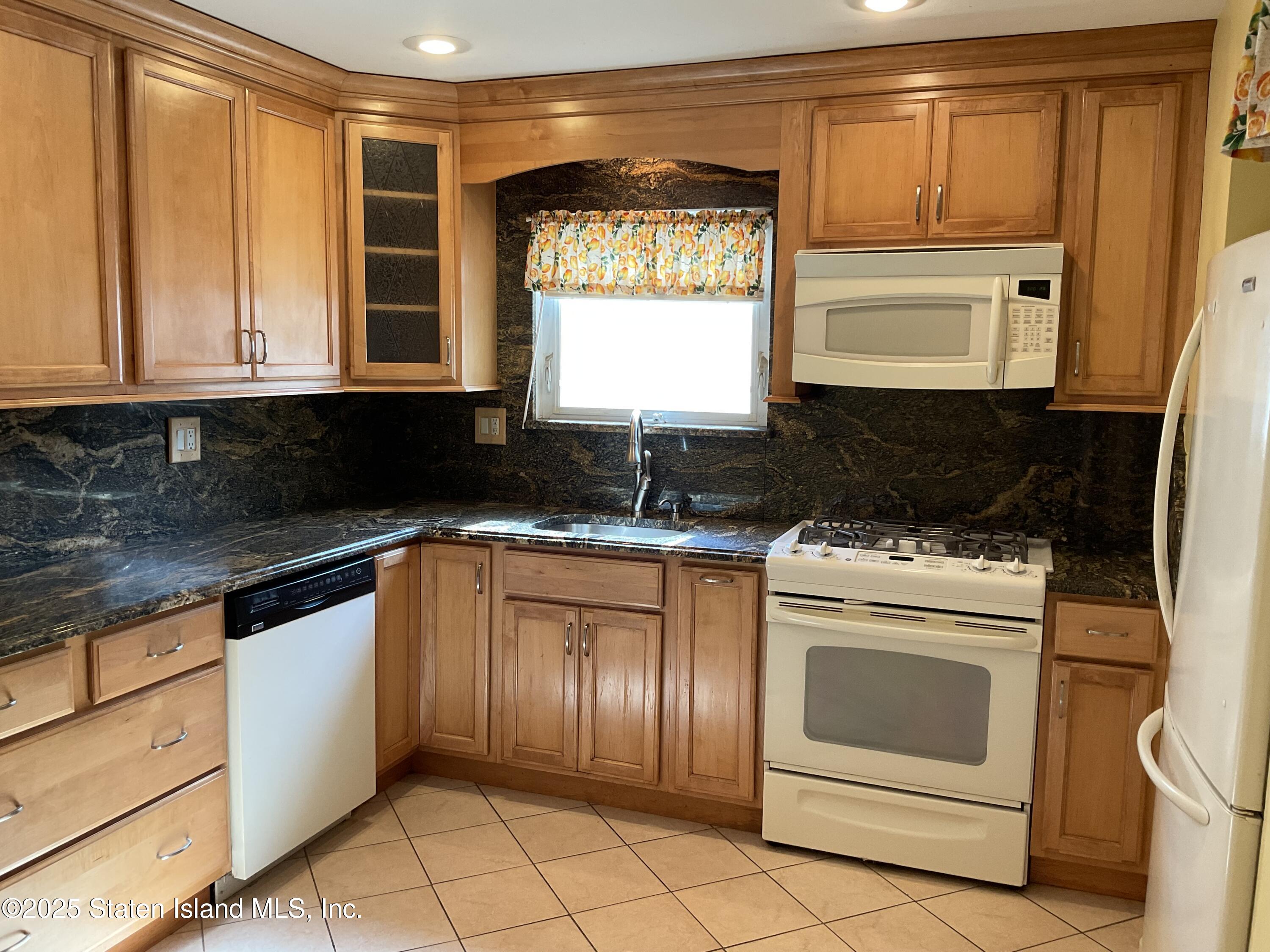 109 Greencroft Avenue, Staten Island, NY, 10308 image 17