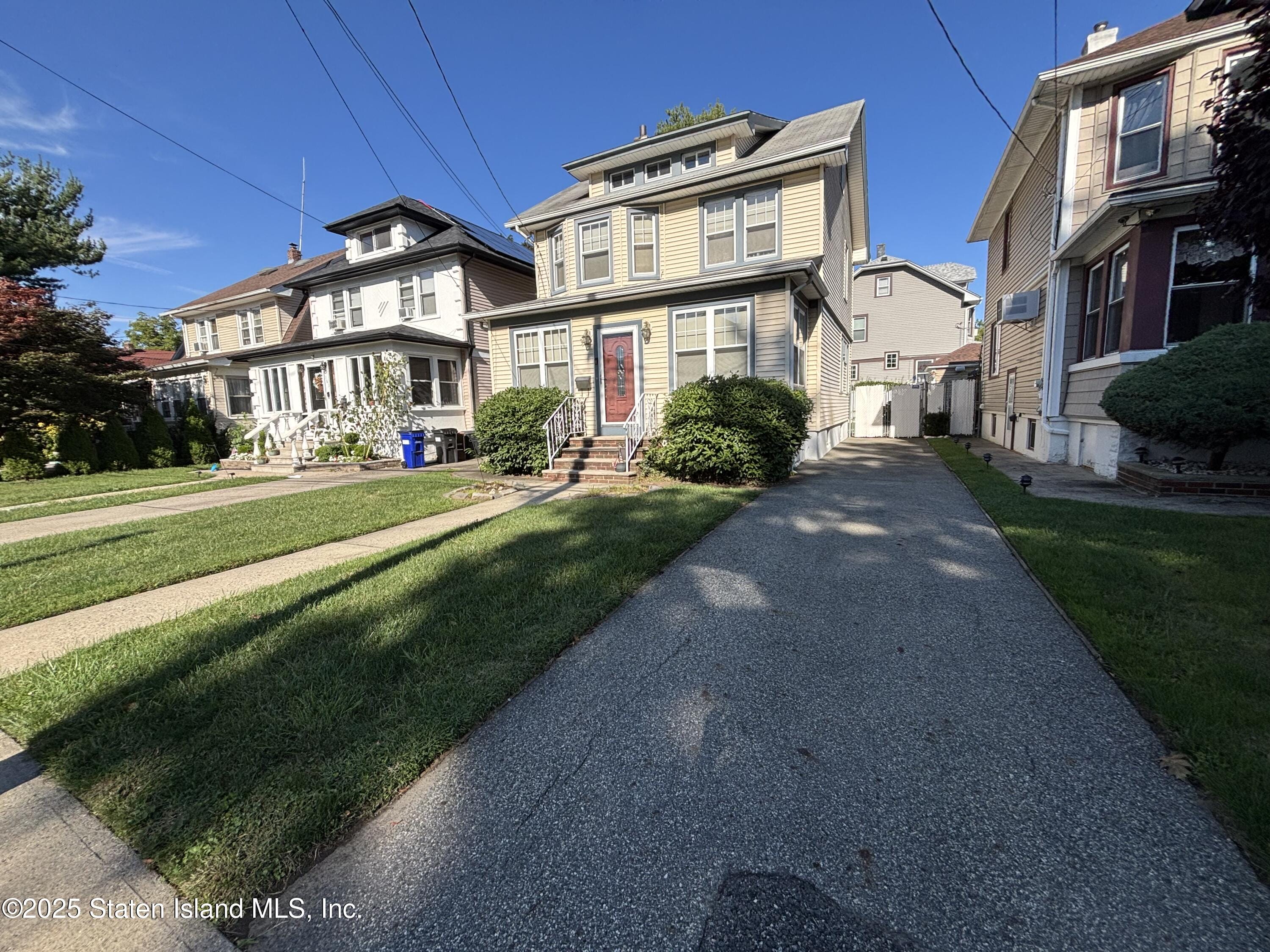 165 Davis Avenue Image 2