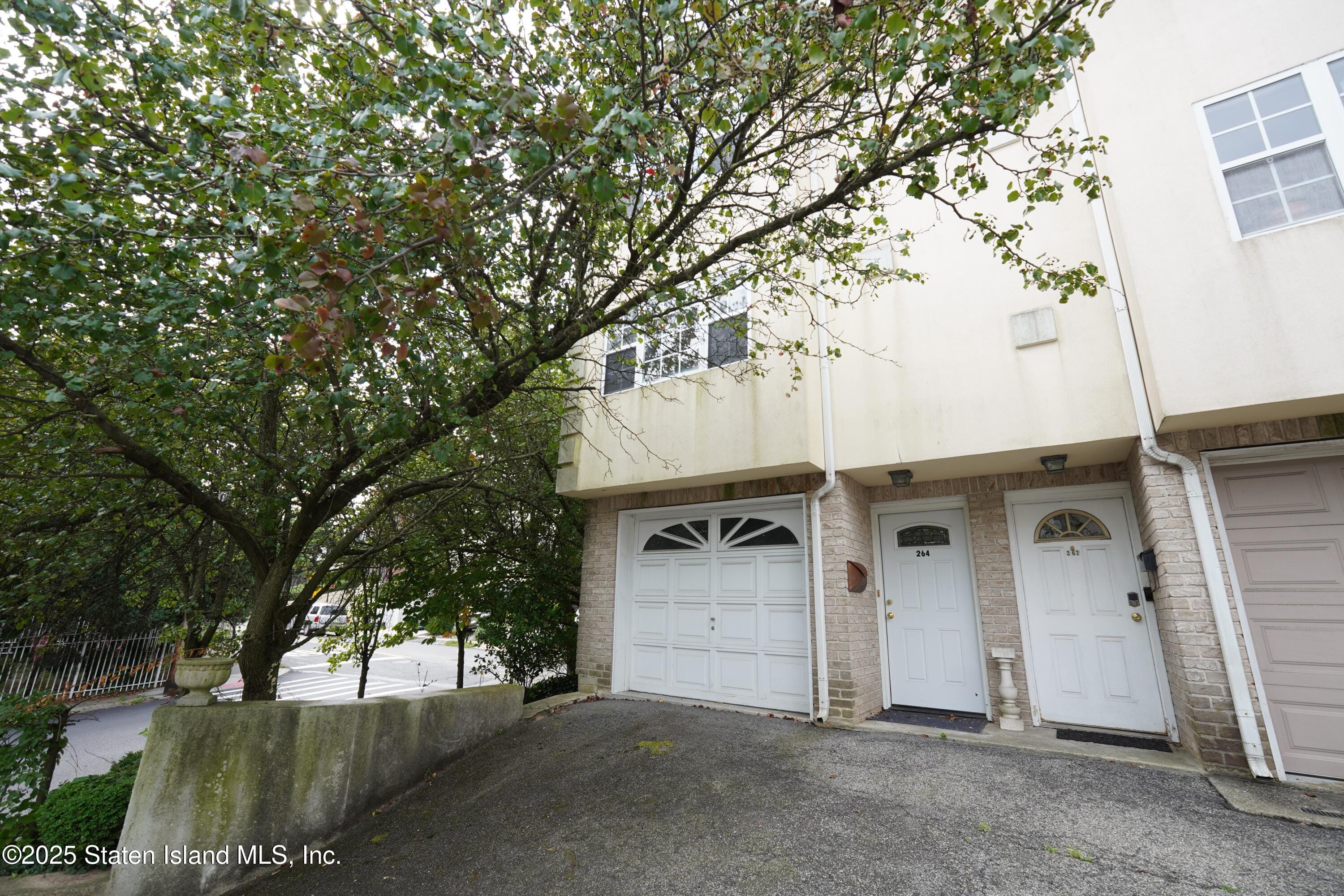 264 Ward Avenue Image 2