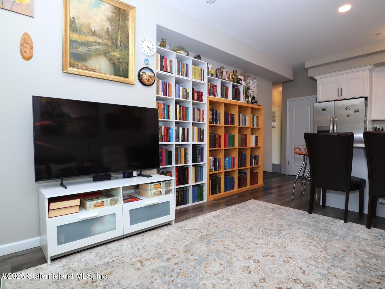 1131 Forest Avenue #2b Image 5