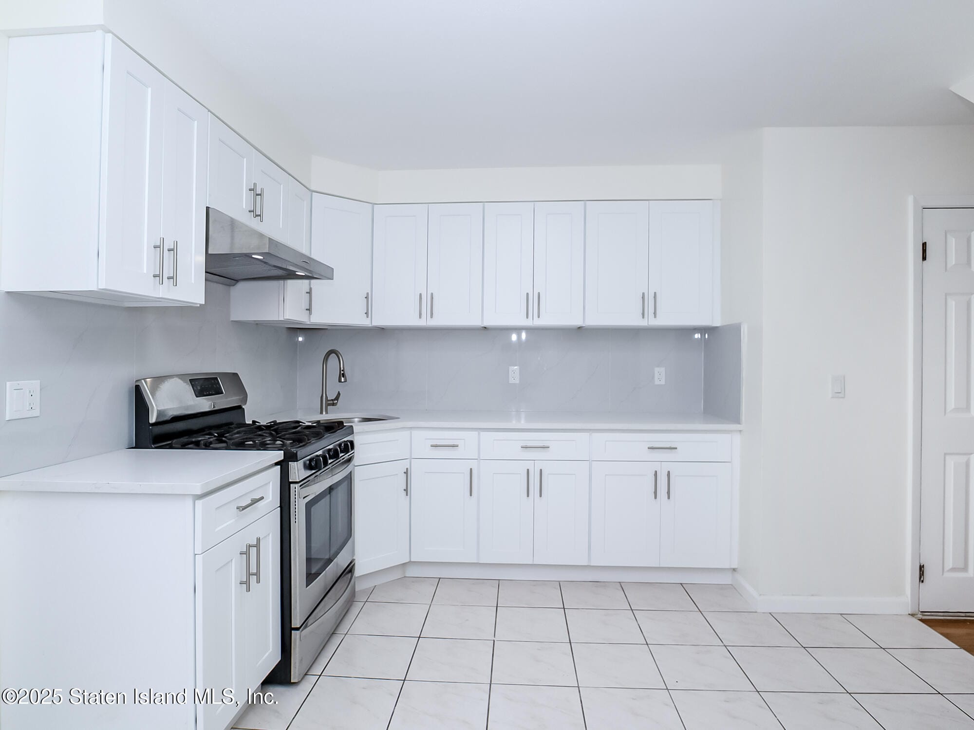 52 Farrell Court, Staten Island, NY, 10306 image 8