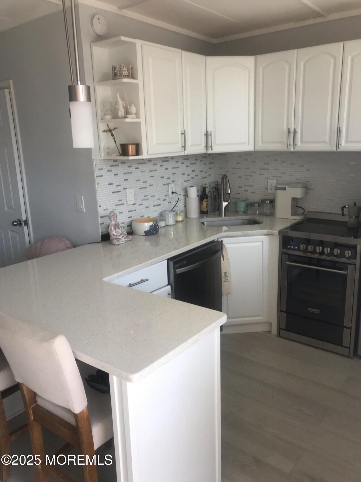 28 Fremont Avenue B14 Image 1