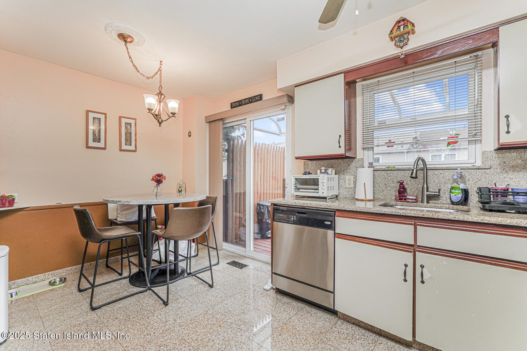 102 Seguine Place, Staten Island, NY, 10312 image 11