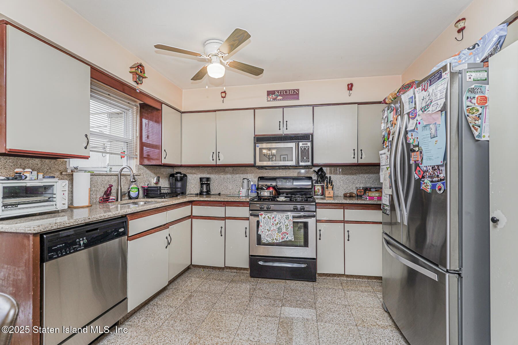 102 Seguine Place, Staten Island, NY, 10312 image 9