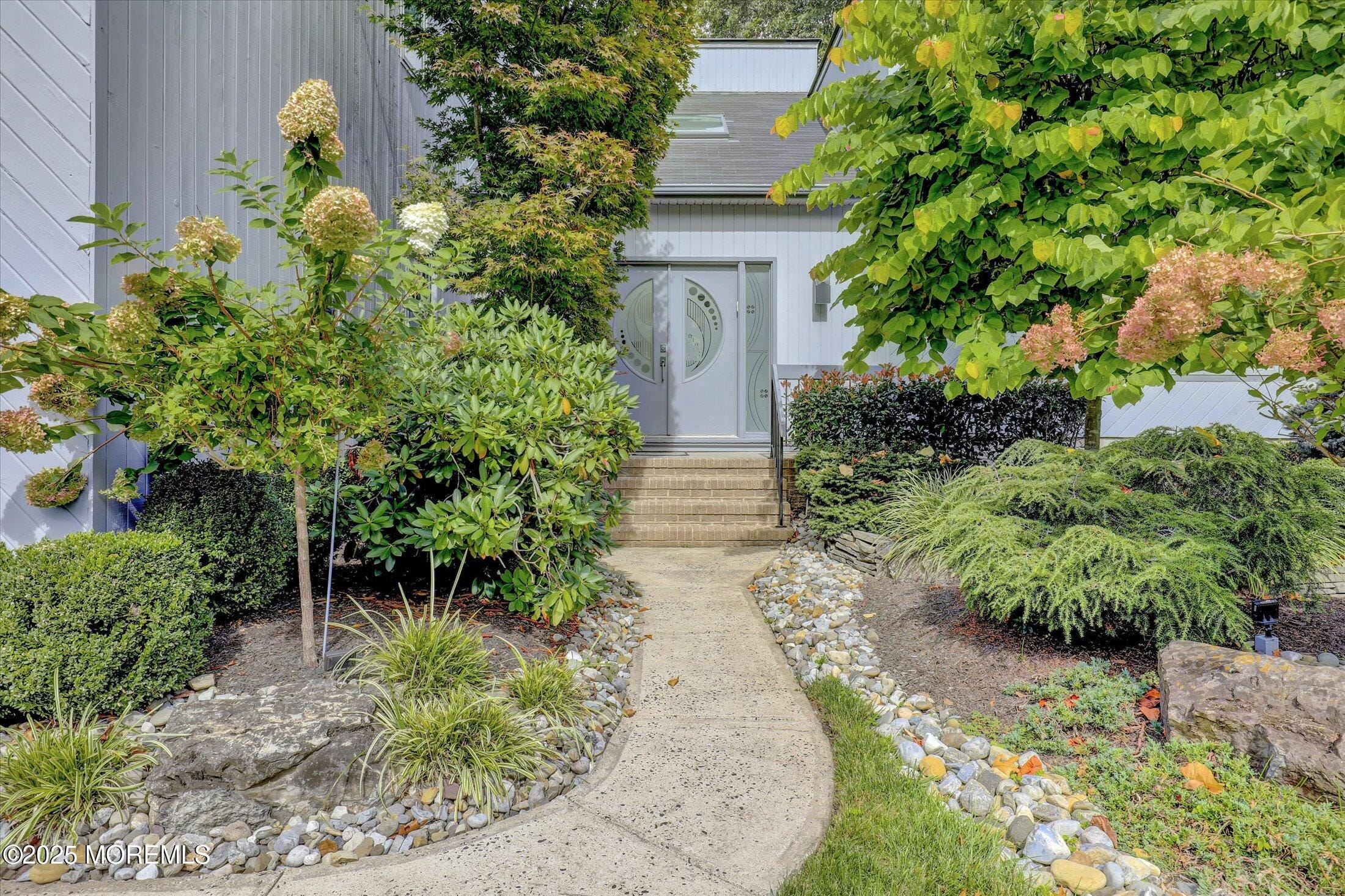 23 Eli Circle Image 4