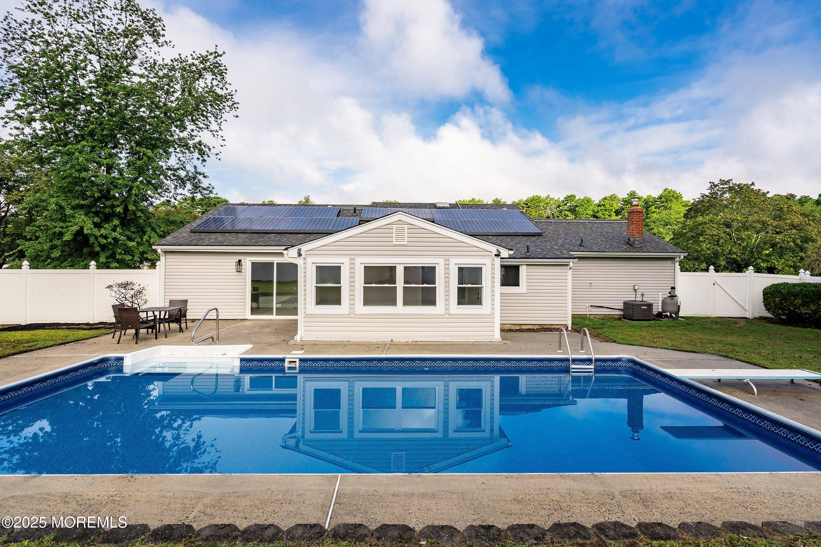 4 Harpers Ferry Road Image 3