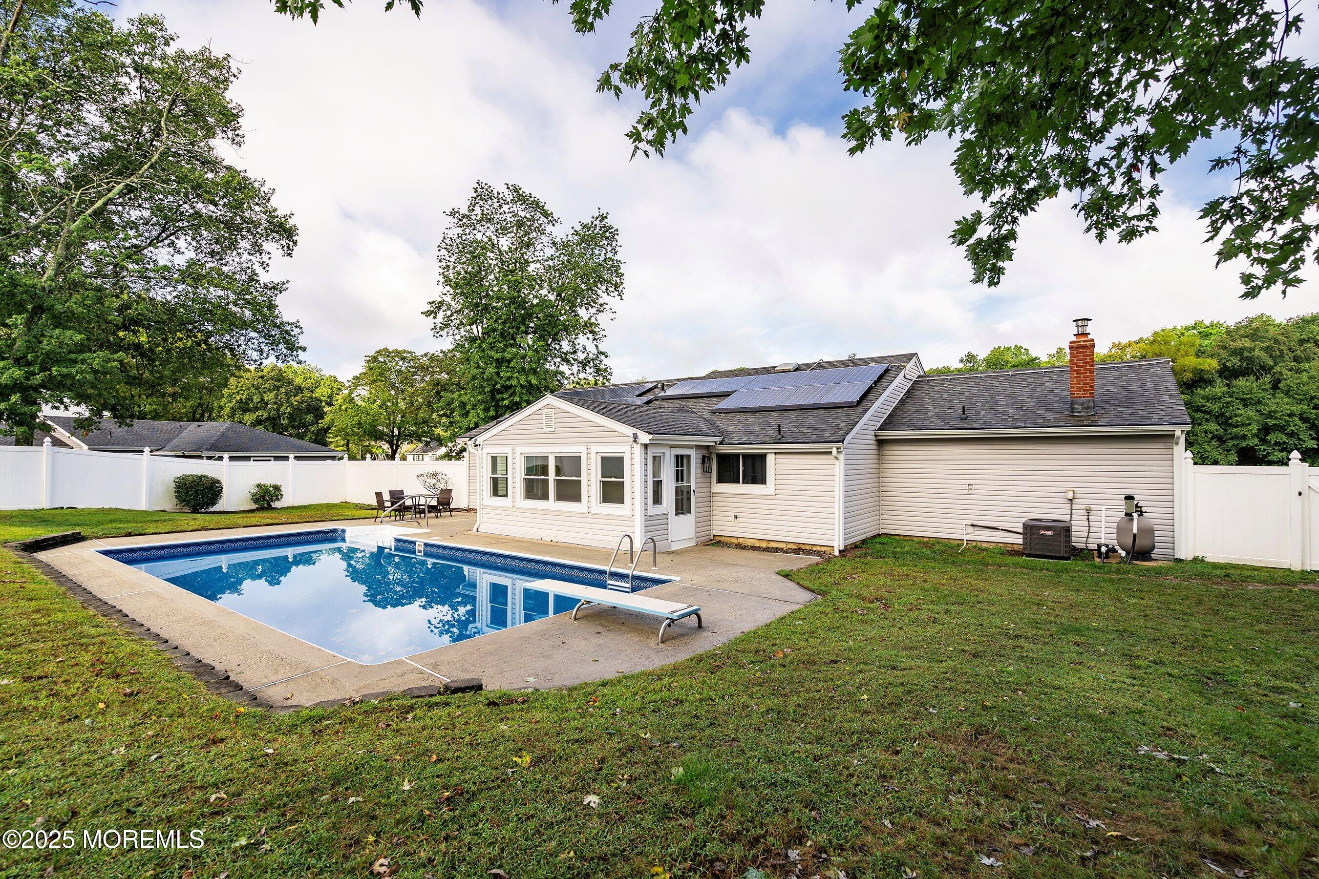 4 Harpers Ferry Road Image 4