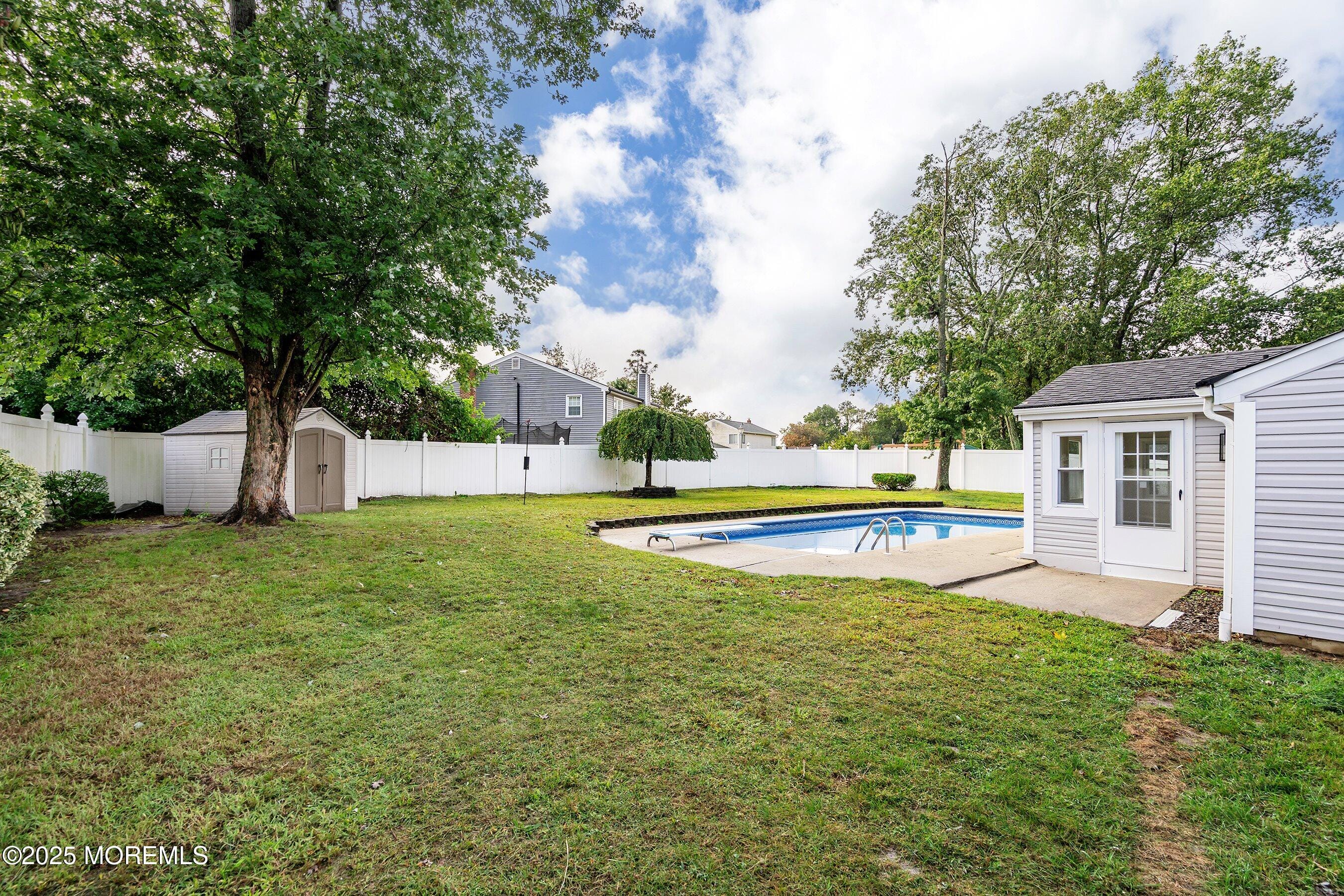 4 Harpers Ferry Road Image 2