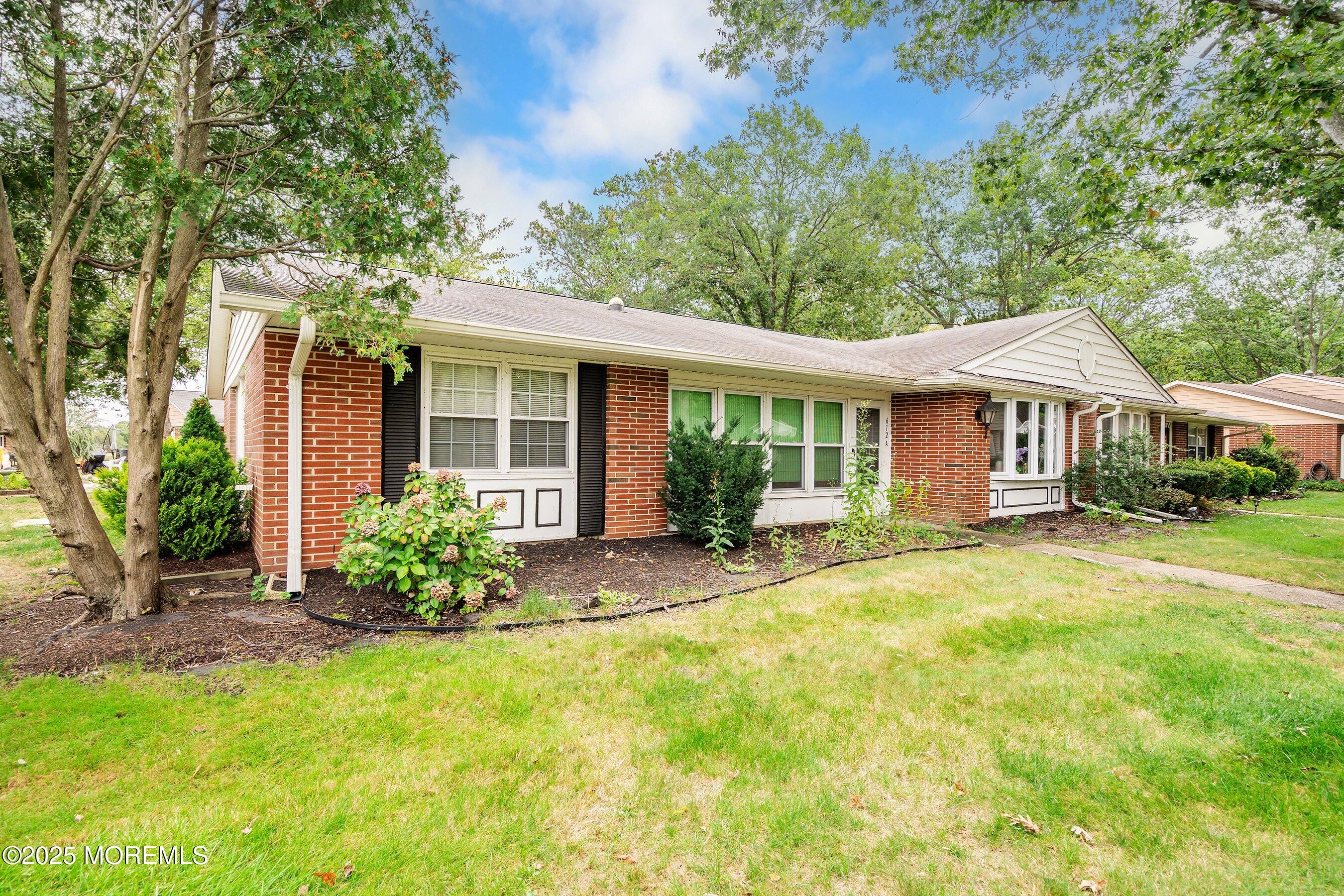 612A Lake Point Drive Image 1