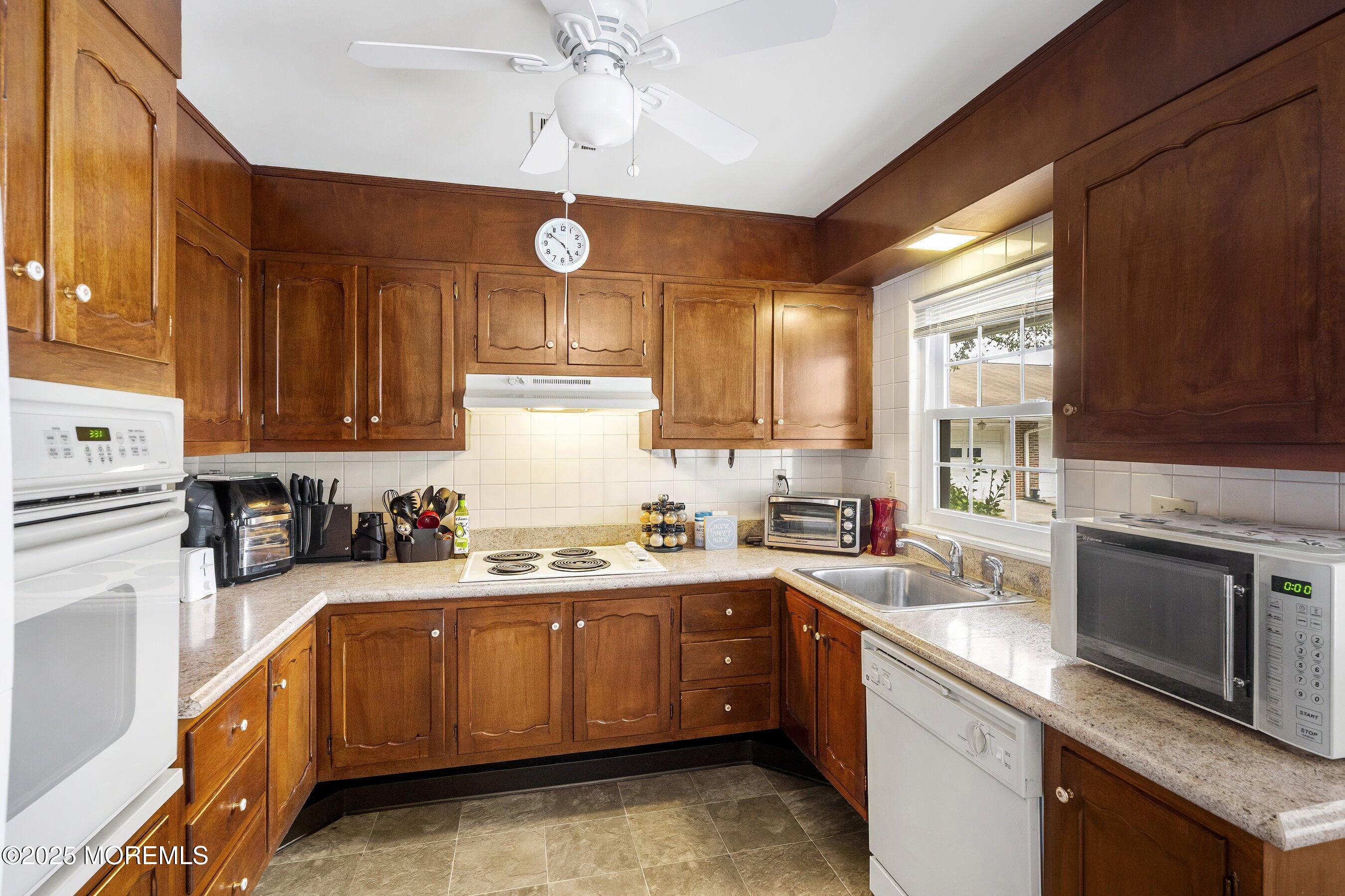 612A Lake Point Drive Image 3