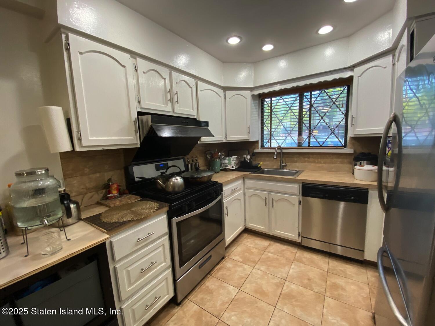 366 Rolling Hill Green Image 4