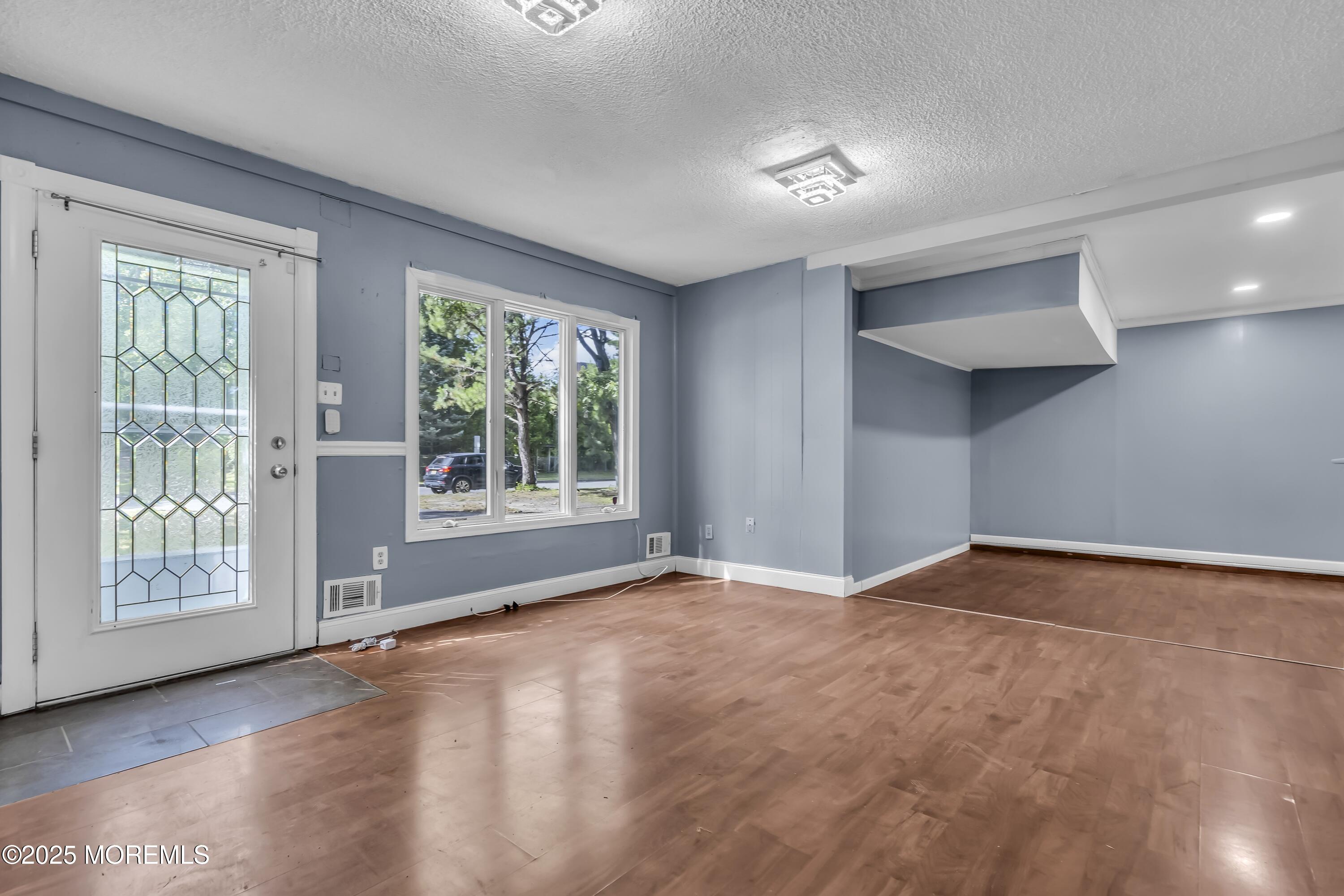 32 1st Street Image 3