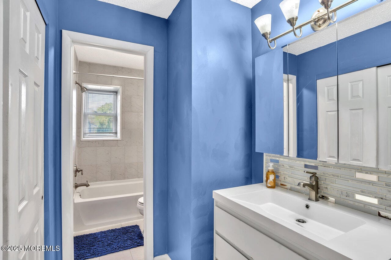 1200 Baylis Court Image 2