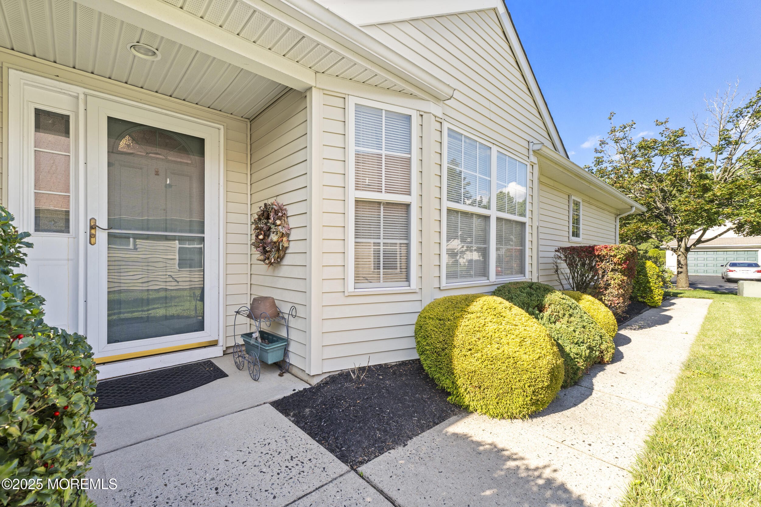 8 Oakmont Road, Lakewood, NJ, 08701