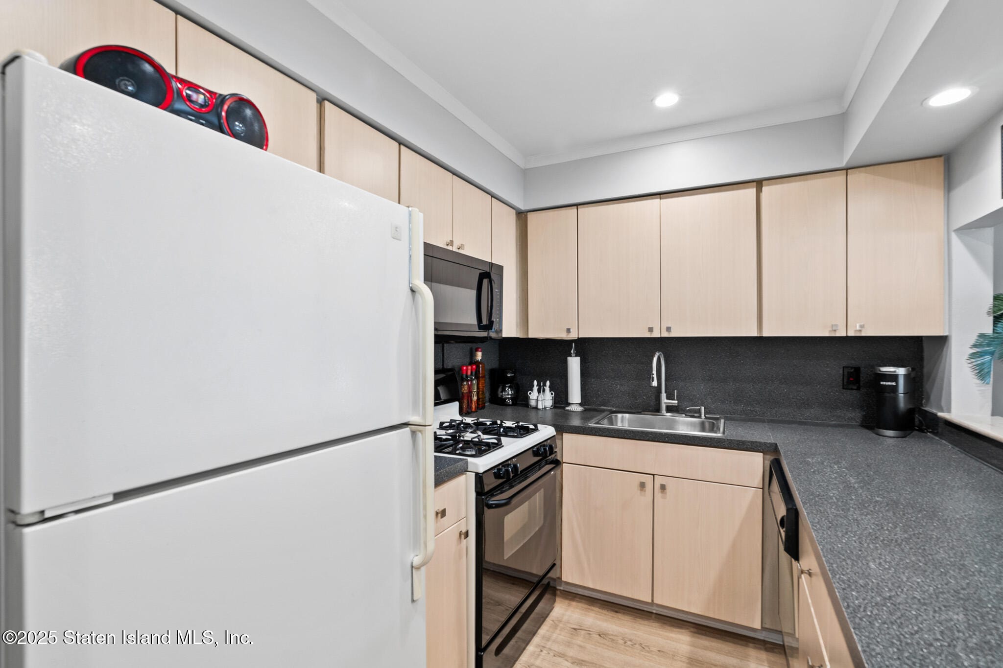 14 Saturn Lane, Staten Island, NY, 10314 image 16