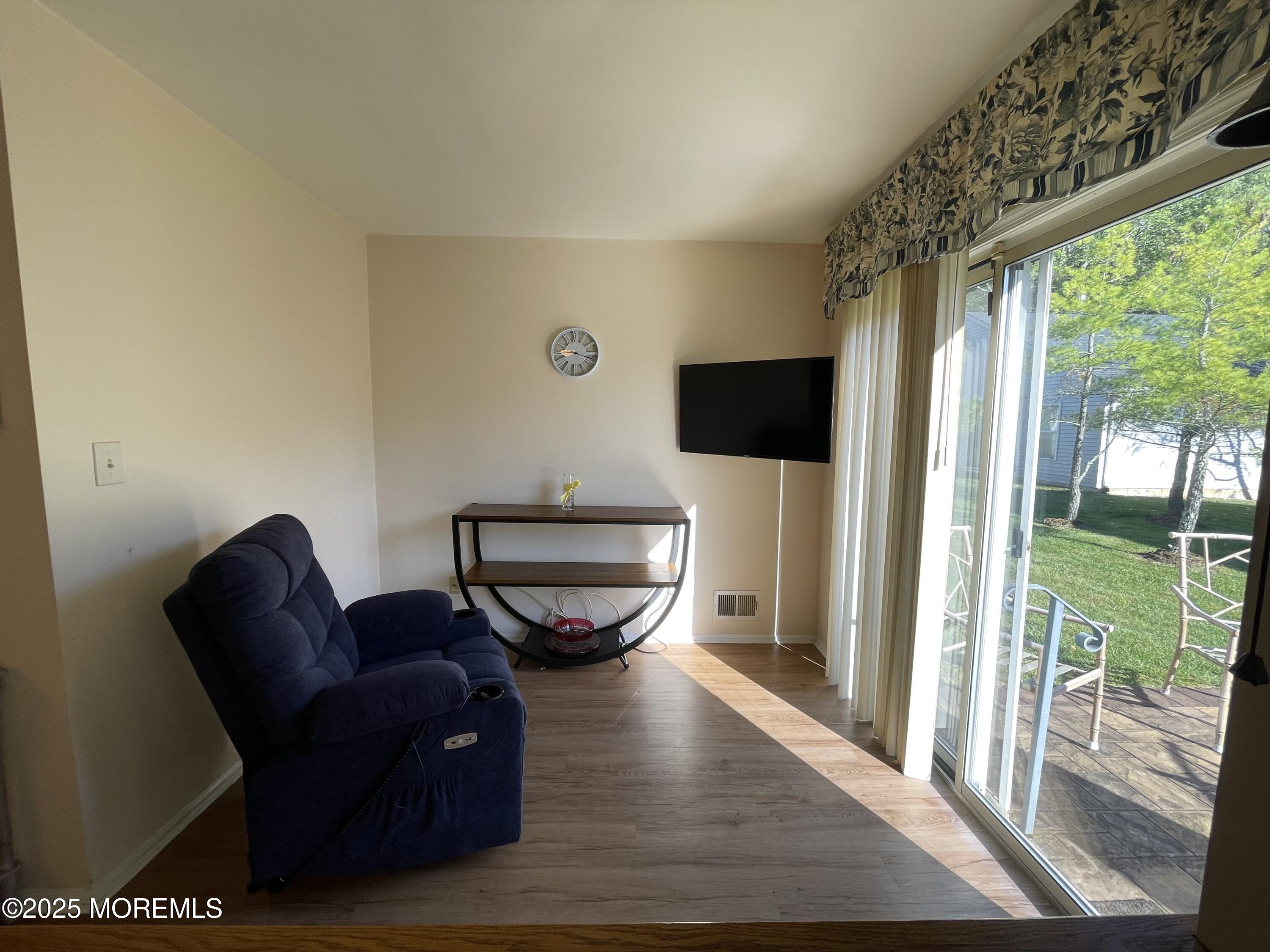 55 Farnworth Close 1000, Freehold, NJ, 07728 image 6