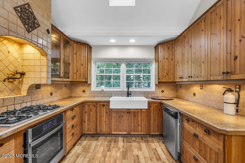 426 Basso Street Image 4
