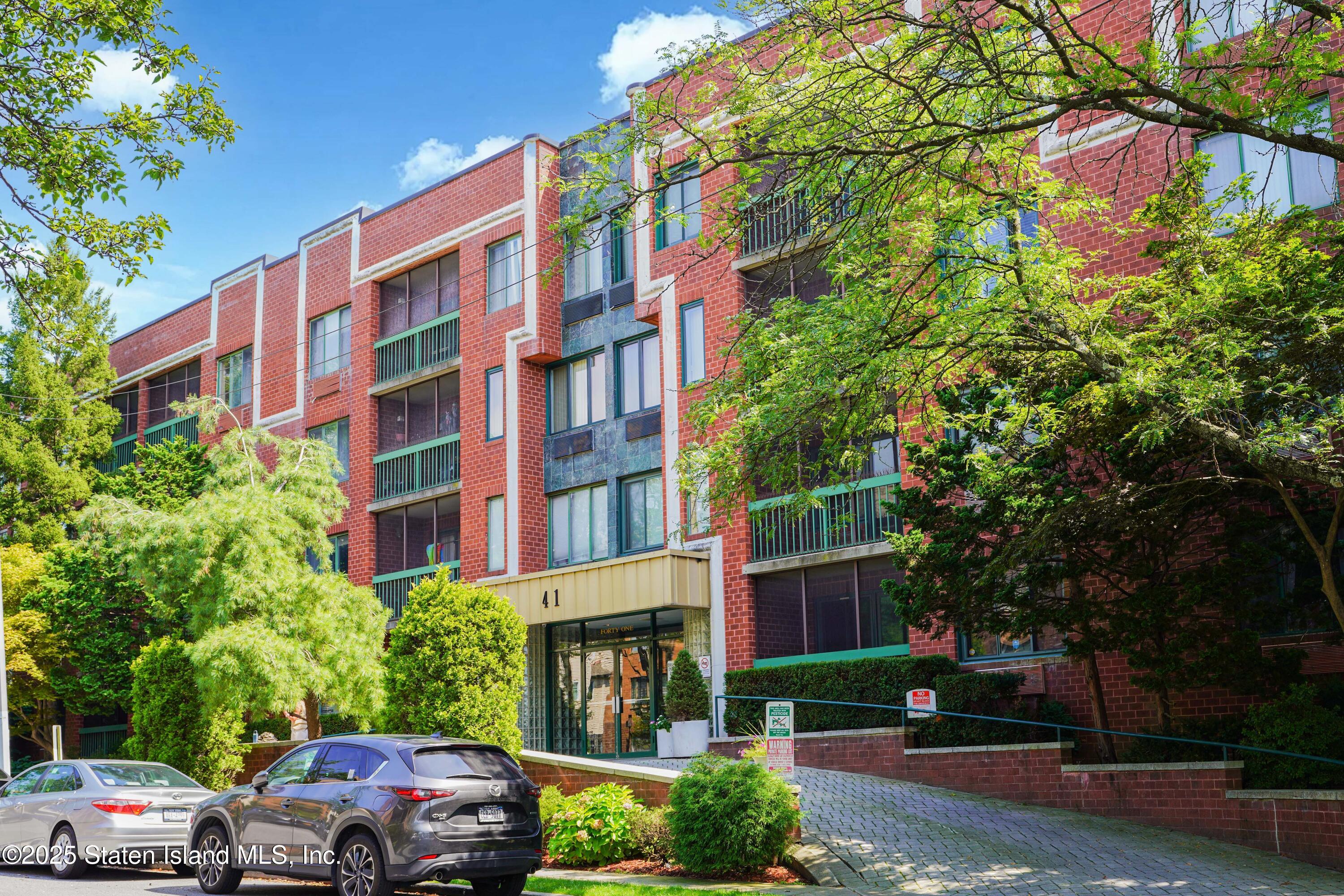41 Wellington Court 1i, Staten Island, NY, 10314