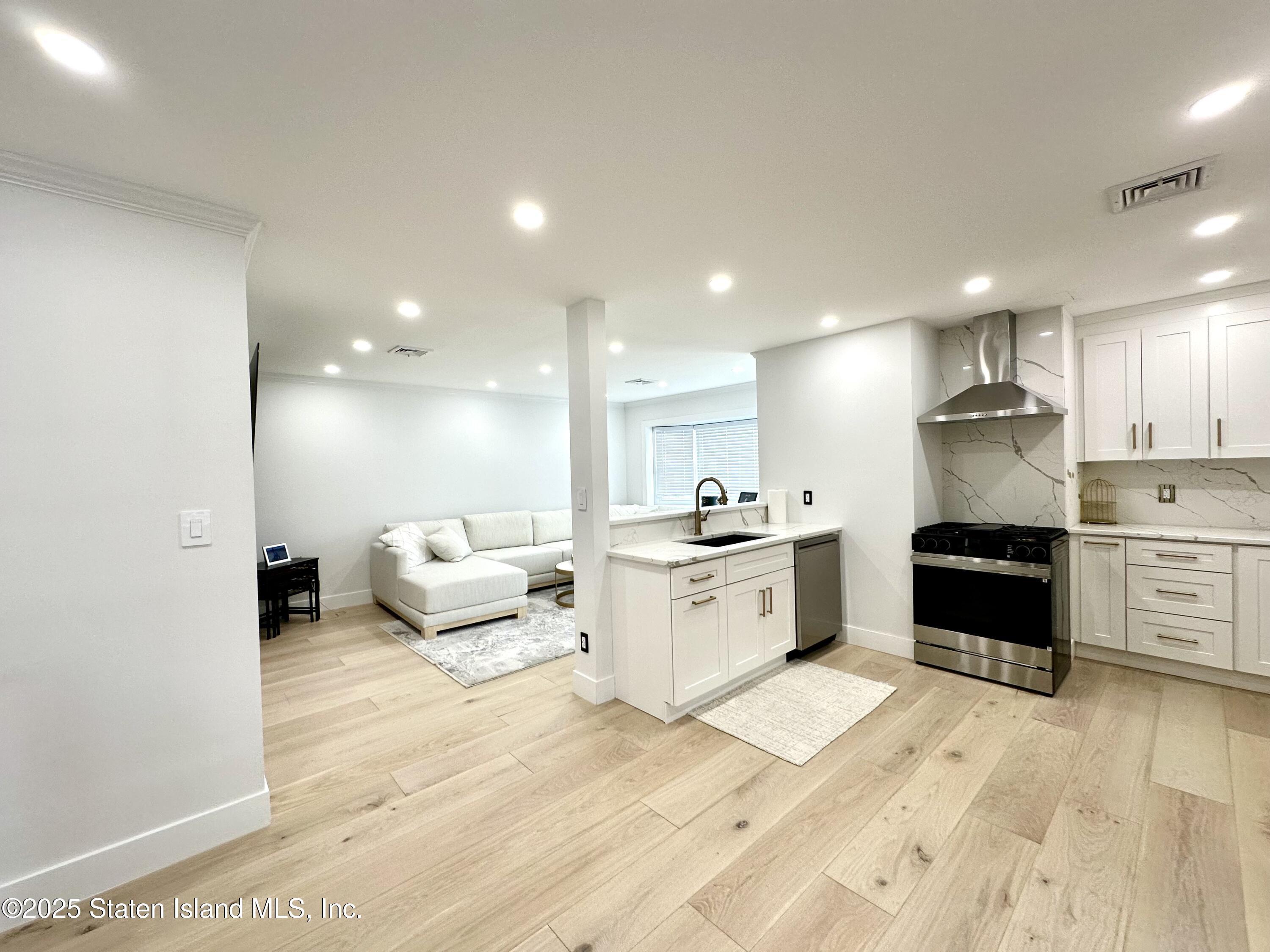 211 Hull Avenue Image 4