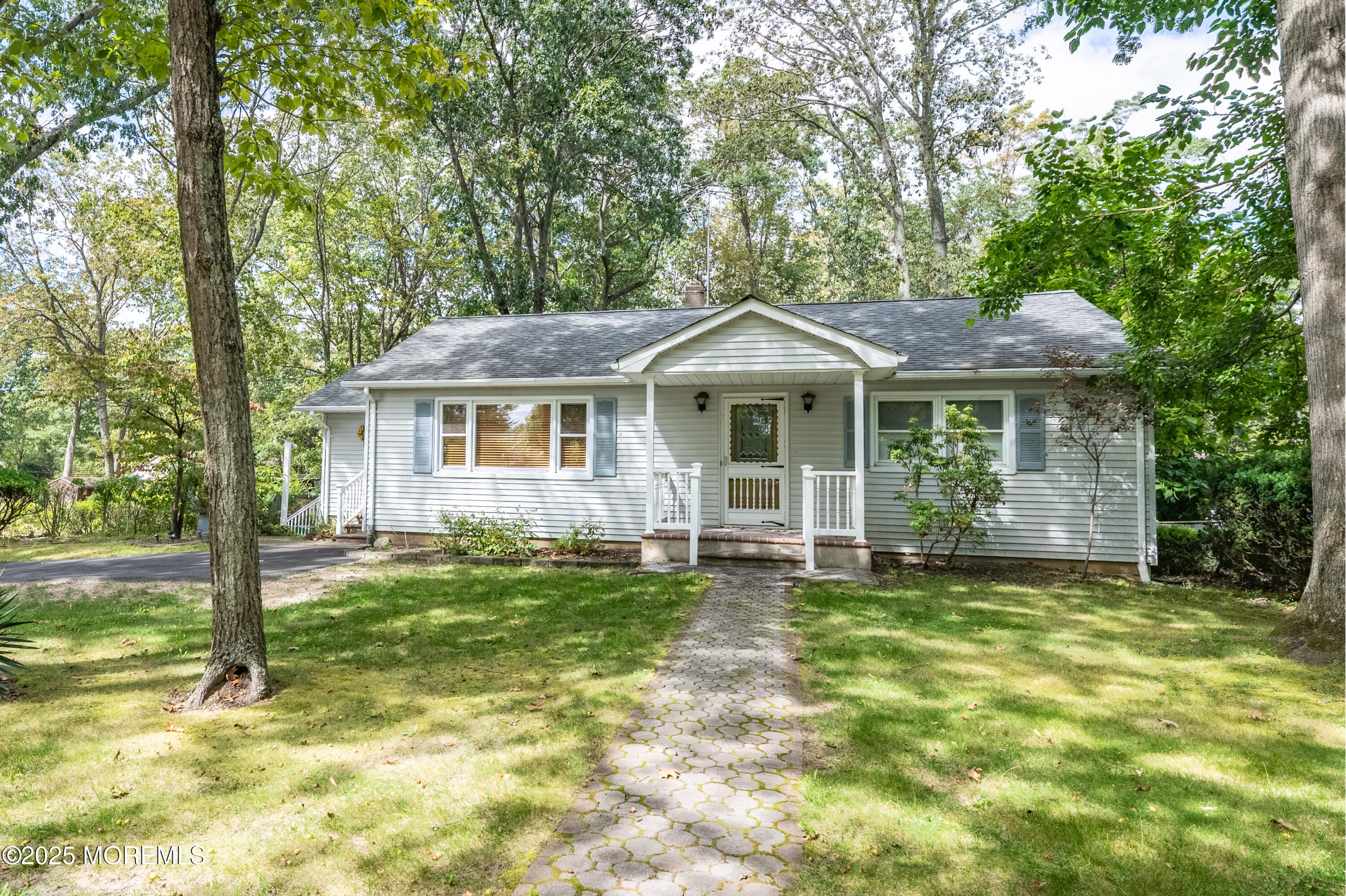806 W Farms Road Image 2