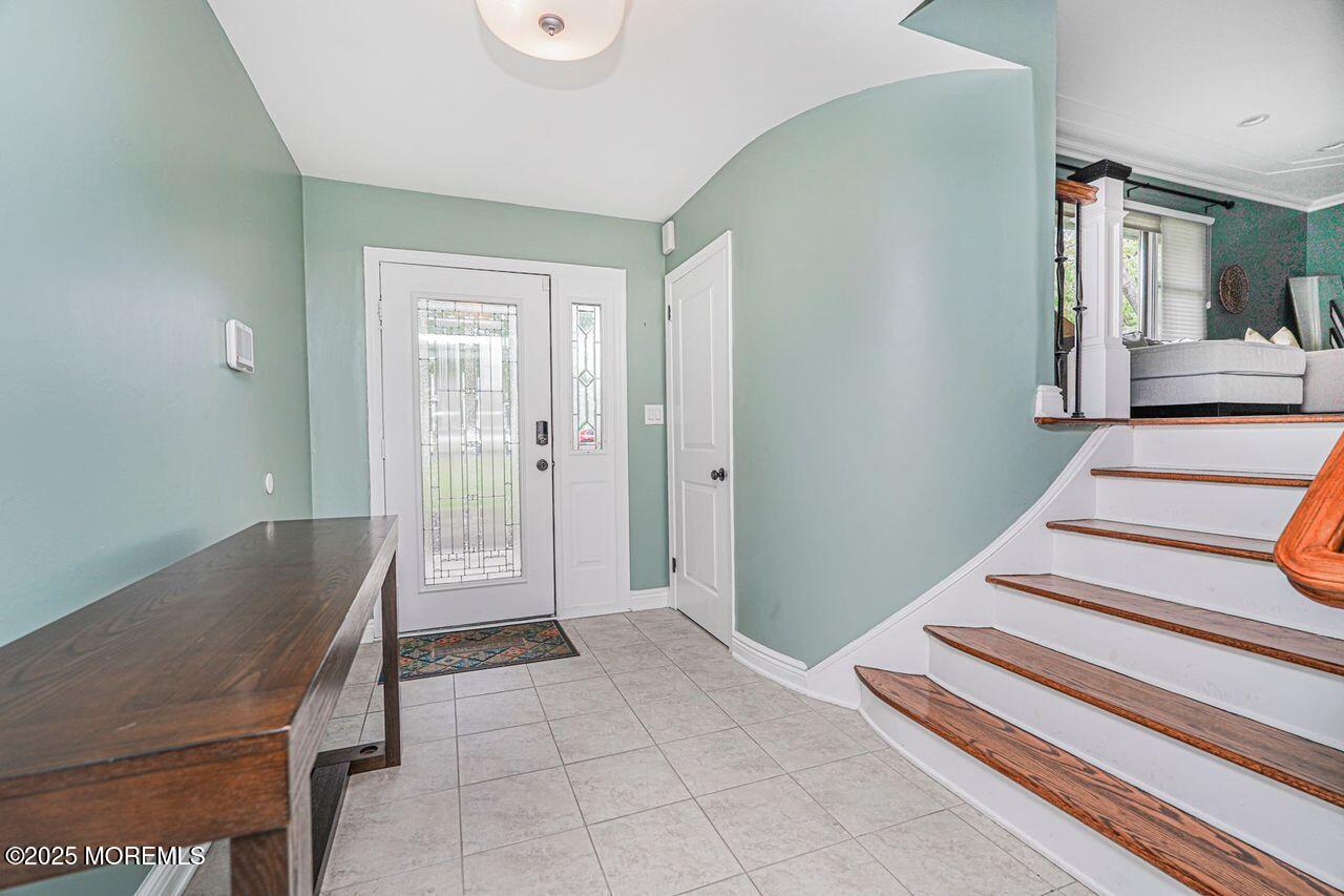 4 Spruce Way Image 3