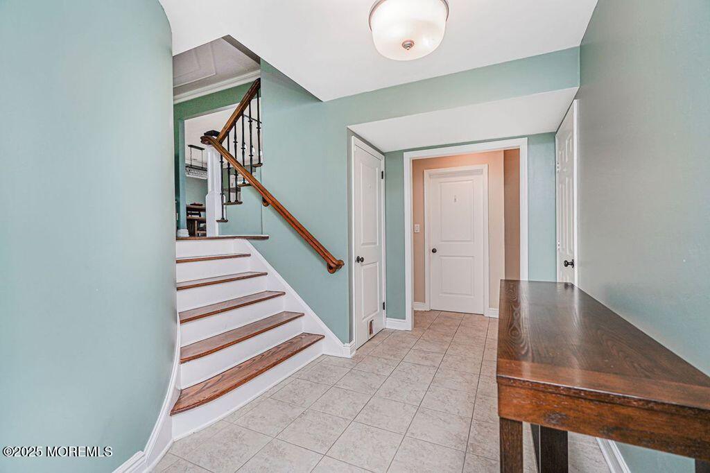 4 Spruce Way Image 2