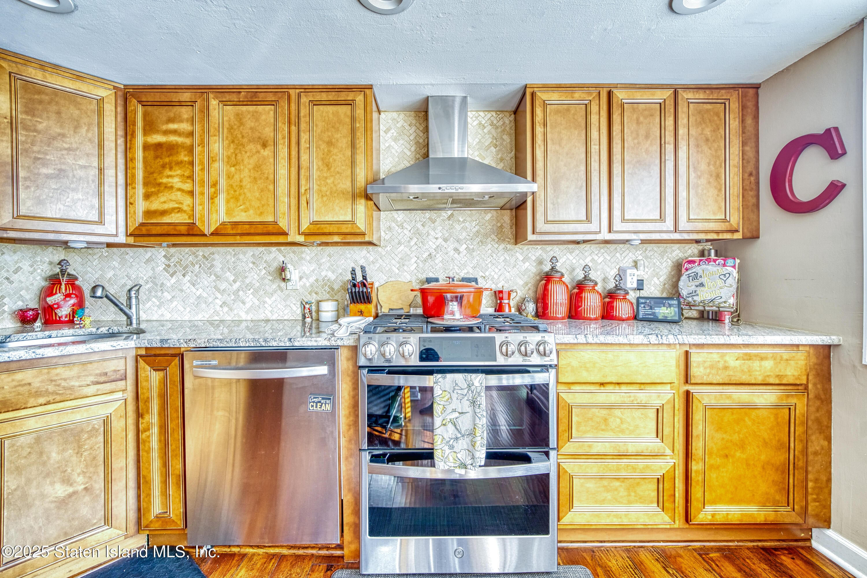 320 Hampton Green, Staten Island, NY, 10312 image 6